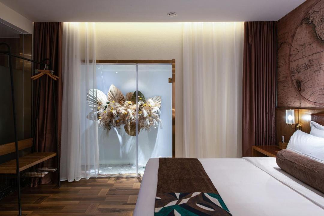James Joyce Coffetei- Beijing Road Metro Station Pedestrian Street Branch Hotel