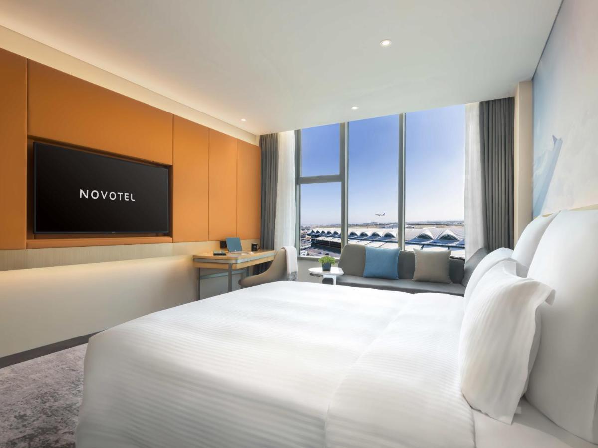Novotel Baiyun Airport - Fair Free Shuttle Bus & Official Registration Agency 4*