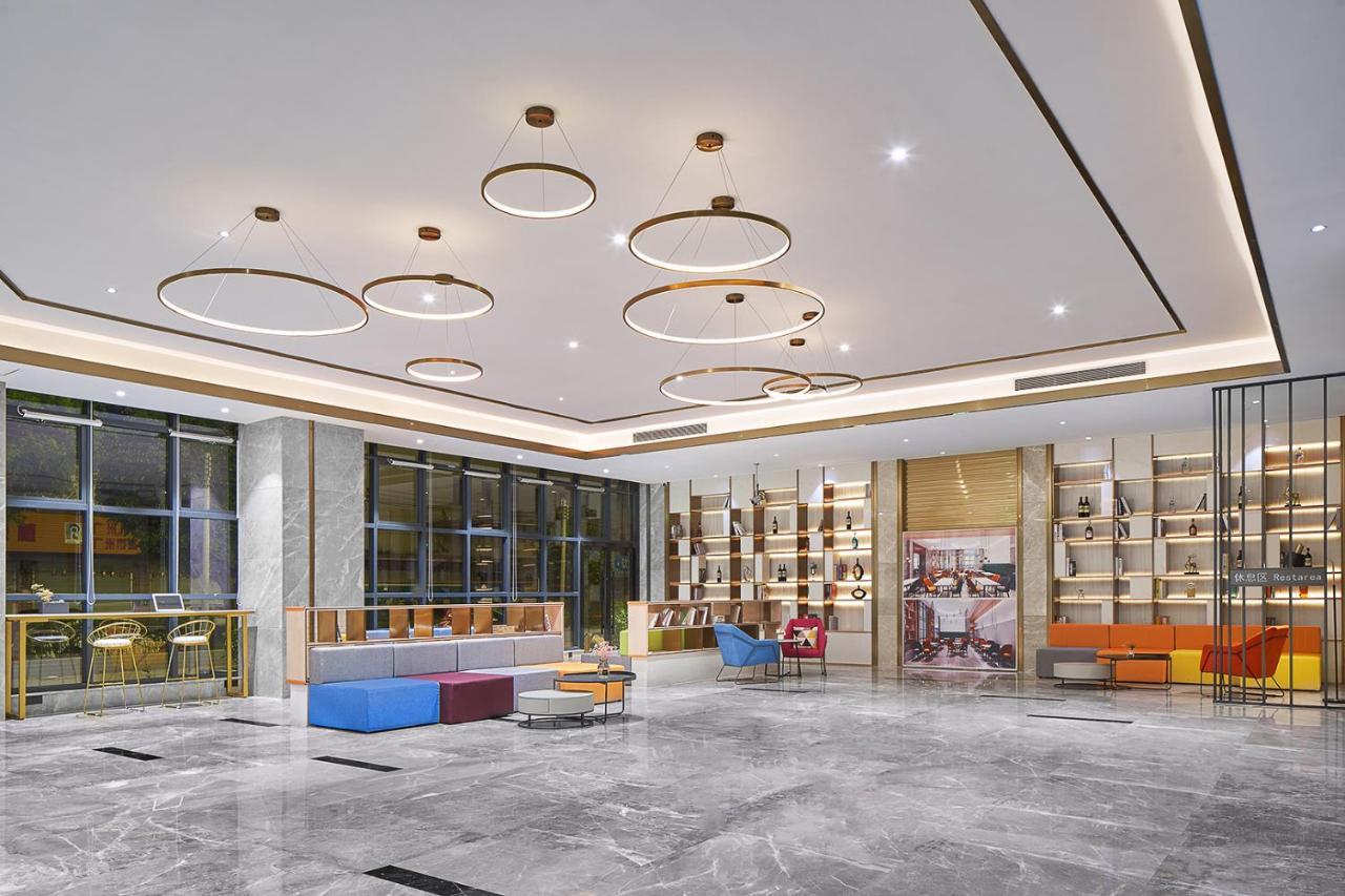广州白云机场花东朝阳路亚朵酒店 4* Guangzhou