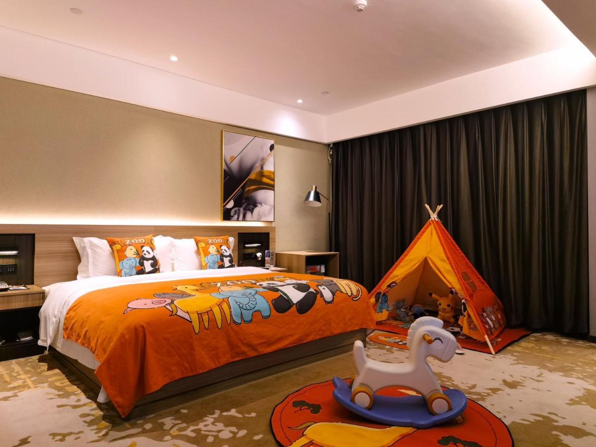 广州白云机场花东朝阳路亚朵酒店 4* Guangzhou