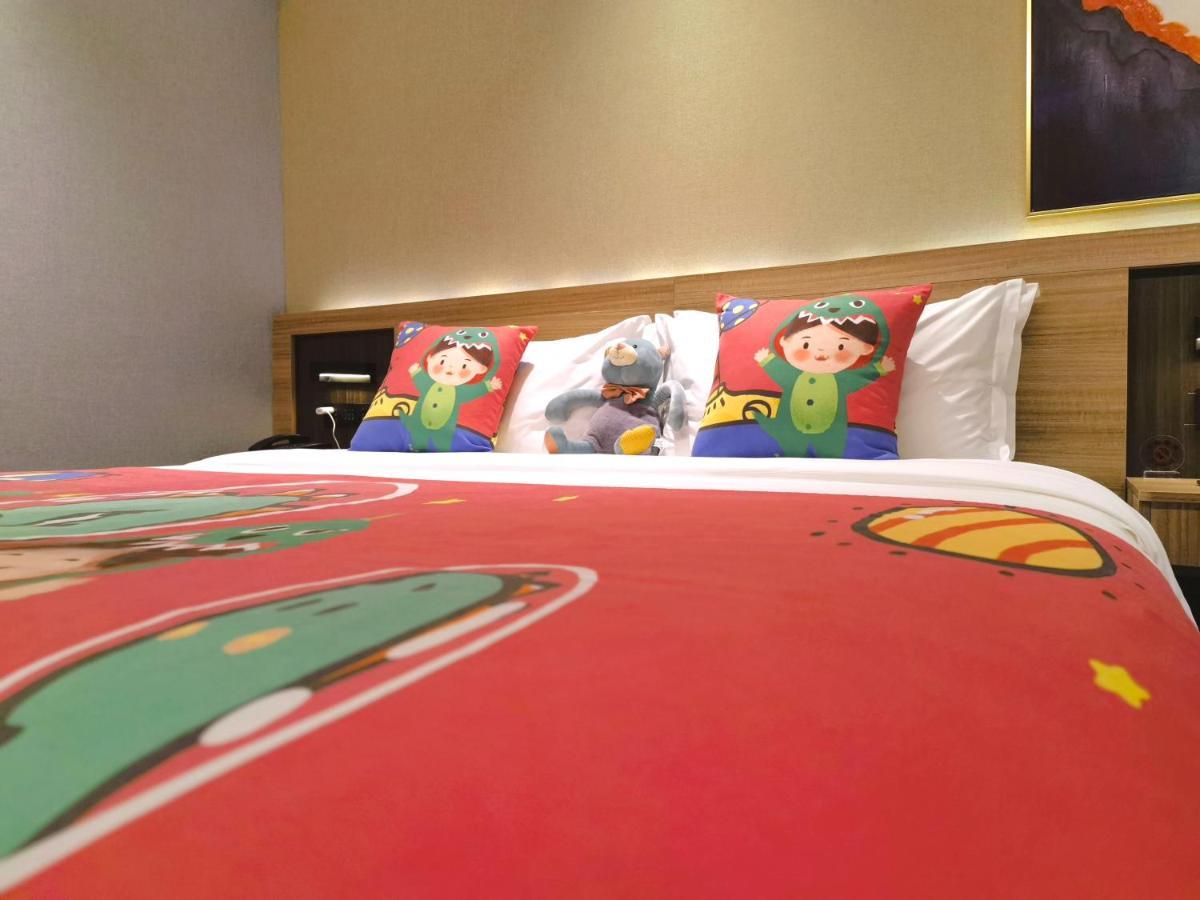 Hotel 广州白云机场花东朝阳路亚朵酒店 4*