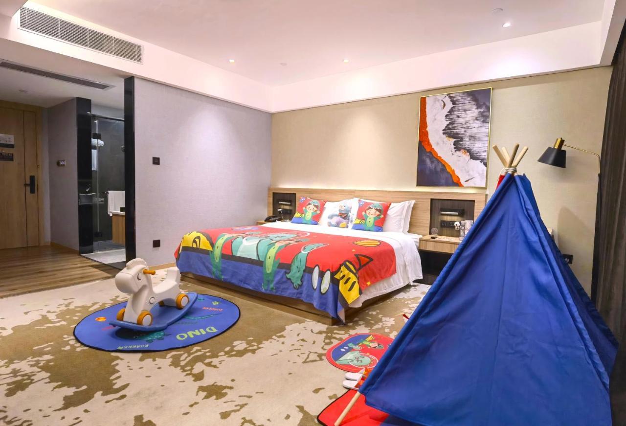 广州白云机场花东朝阳路亚朵酒店 Hotel