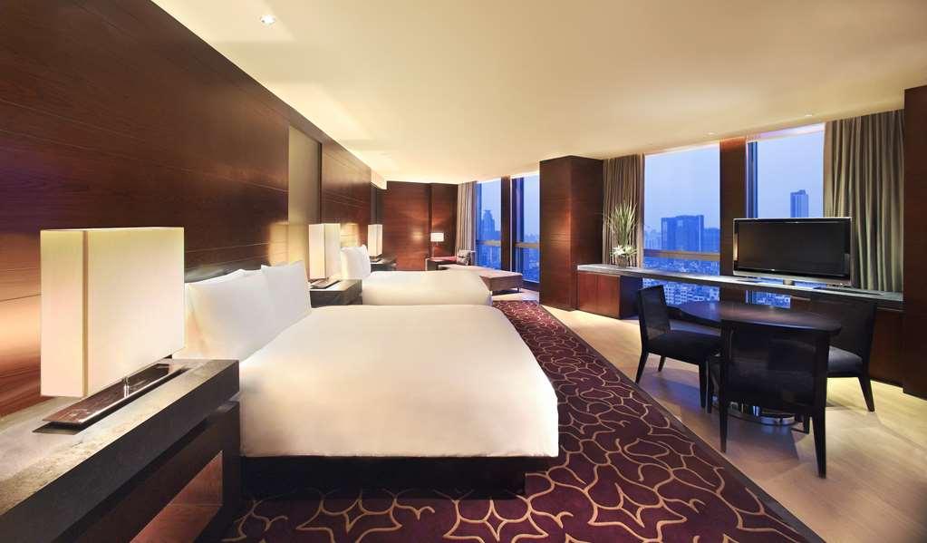Grand Hyatt - Free Shuttle Between And Exhibition Center During Fair Hotel