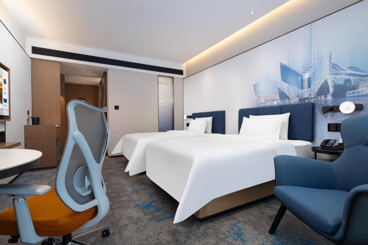 Hampton By Hilton Xintang Offers Complimentary Shuttle Services During Phase 1 And Phase 2 Of The Fair 5* Guangzhou