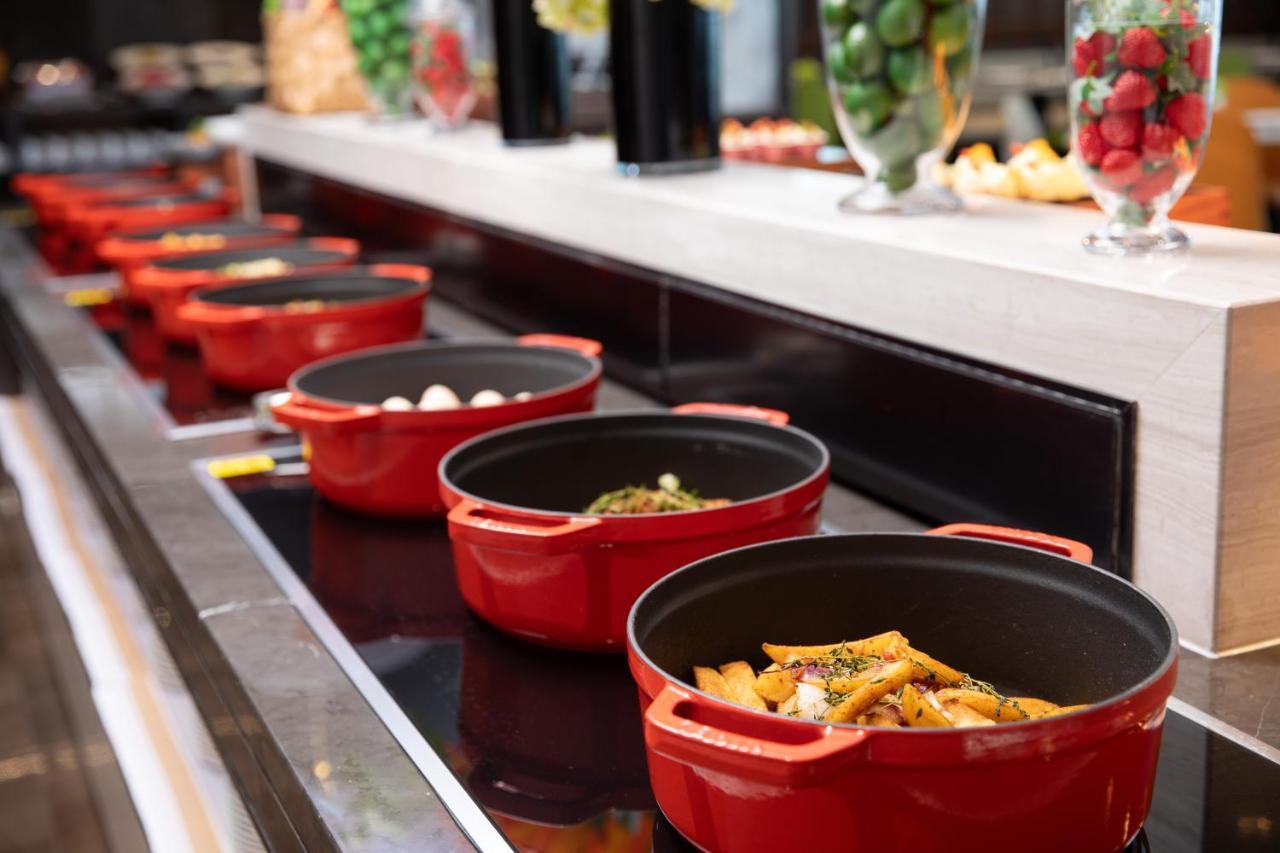 Hampton By Hilton Xintang Offers Complimentary Shuttle Services During Phase 1 And Phase 2 Of The Fair Hotel 5*
