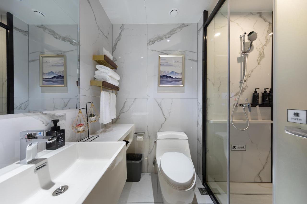 Ausotel By Argyle Baiyun International Airport Renhe Metro Exit B 4*