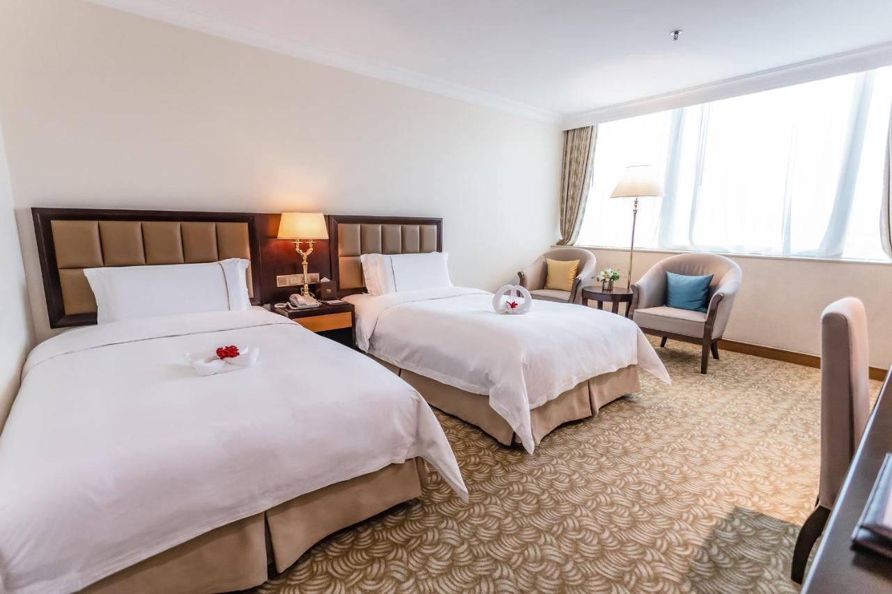 Hotel China Mayors Plaza - Free Shuttle Between And Exhibition Center & Exhibitor Registration Counter During Fair 4*