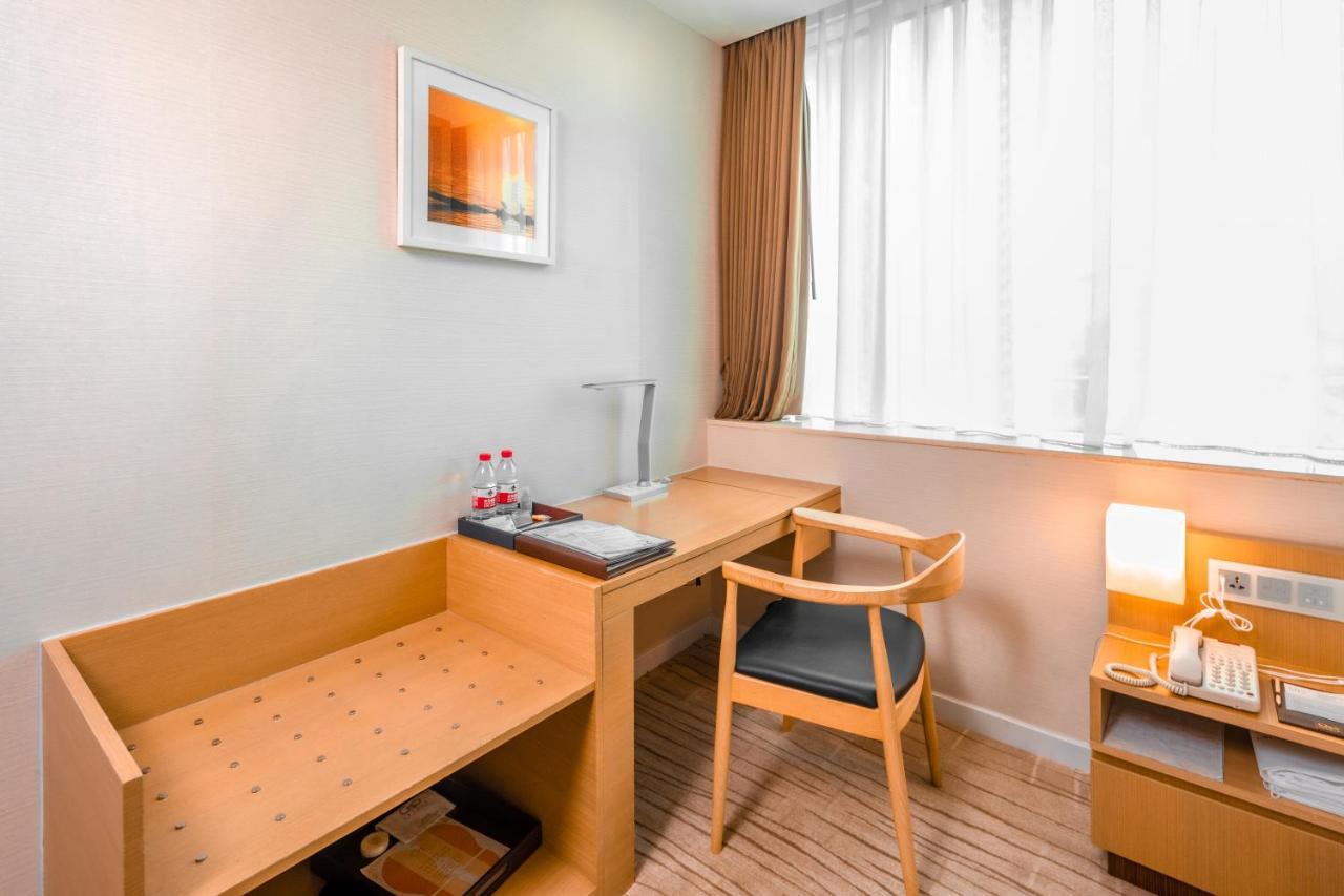 Hotel China Mayors Plaza - Free Shuttle Between And Exhibition Center & Exhibitor Registration Counter During Fair 4*