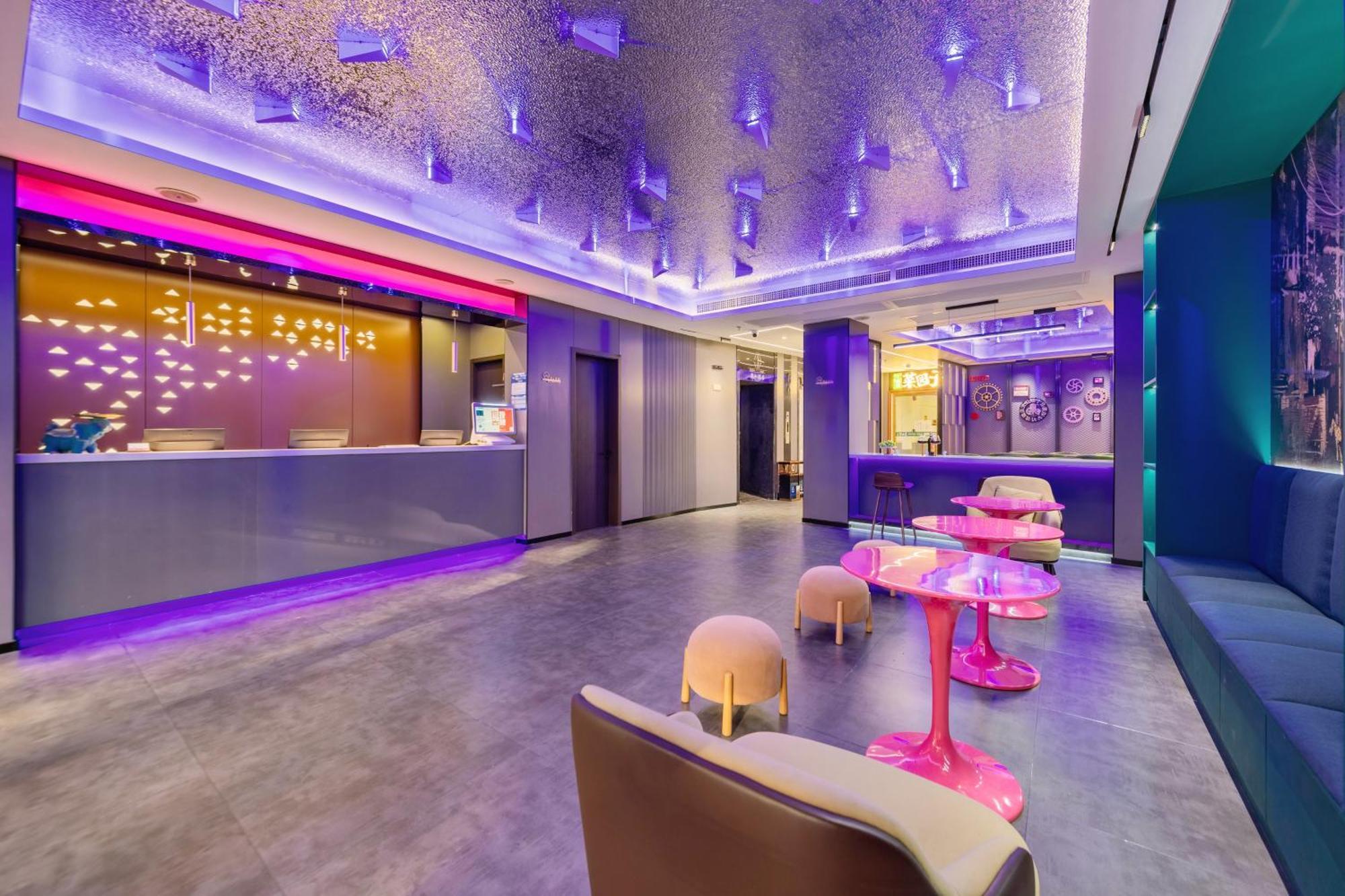 Xinghe Yuezhi S To Yuexiu Park Railway Station Subway Station -conference Centerbaima Clothing Flagship Store--reputation Preferred Hotel