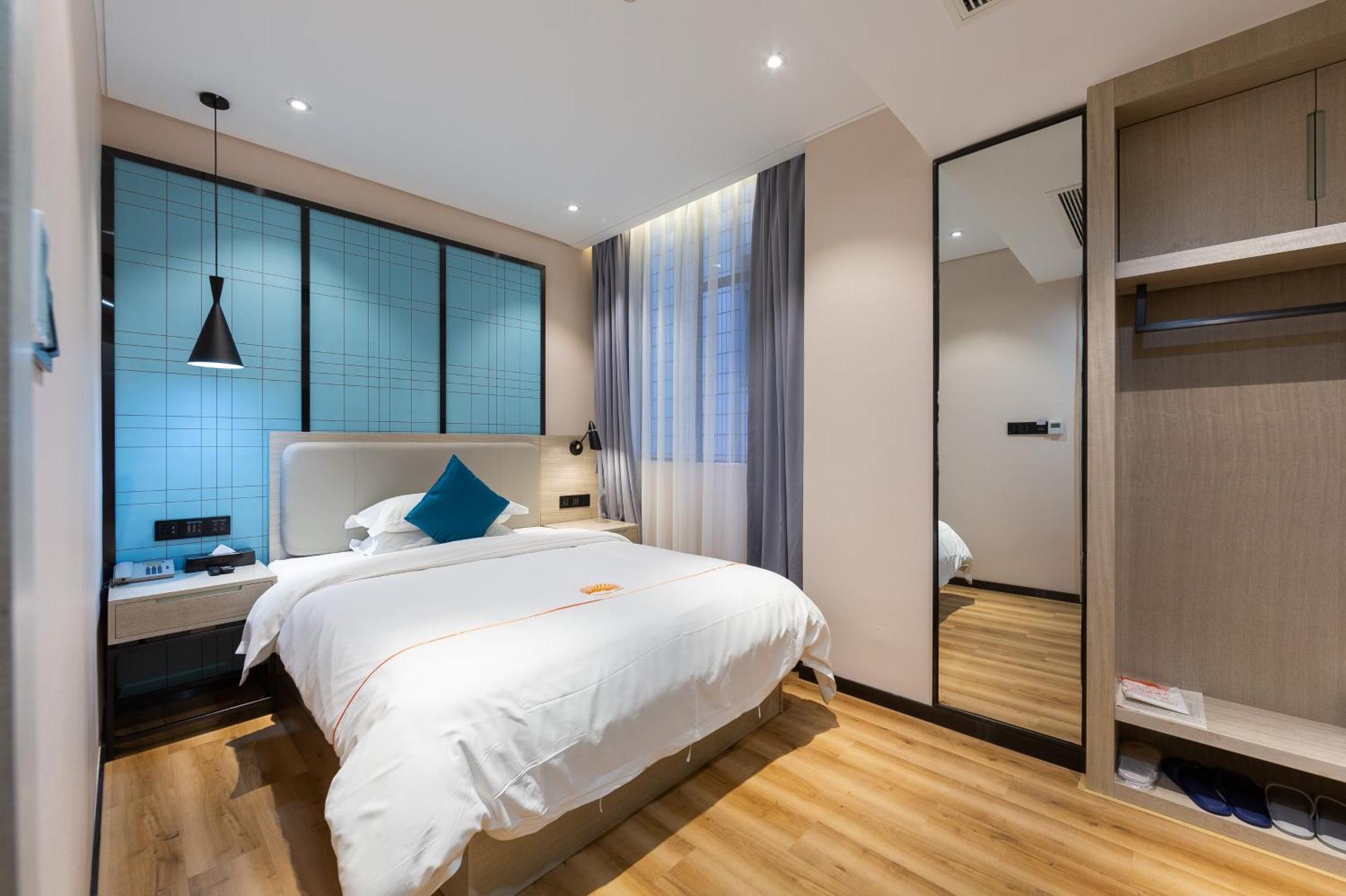 Hotel Warm Yes Business 4*