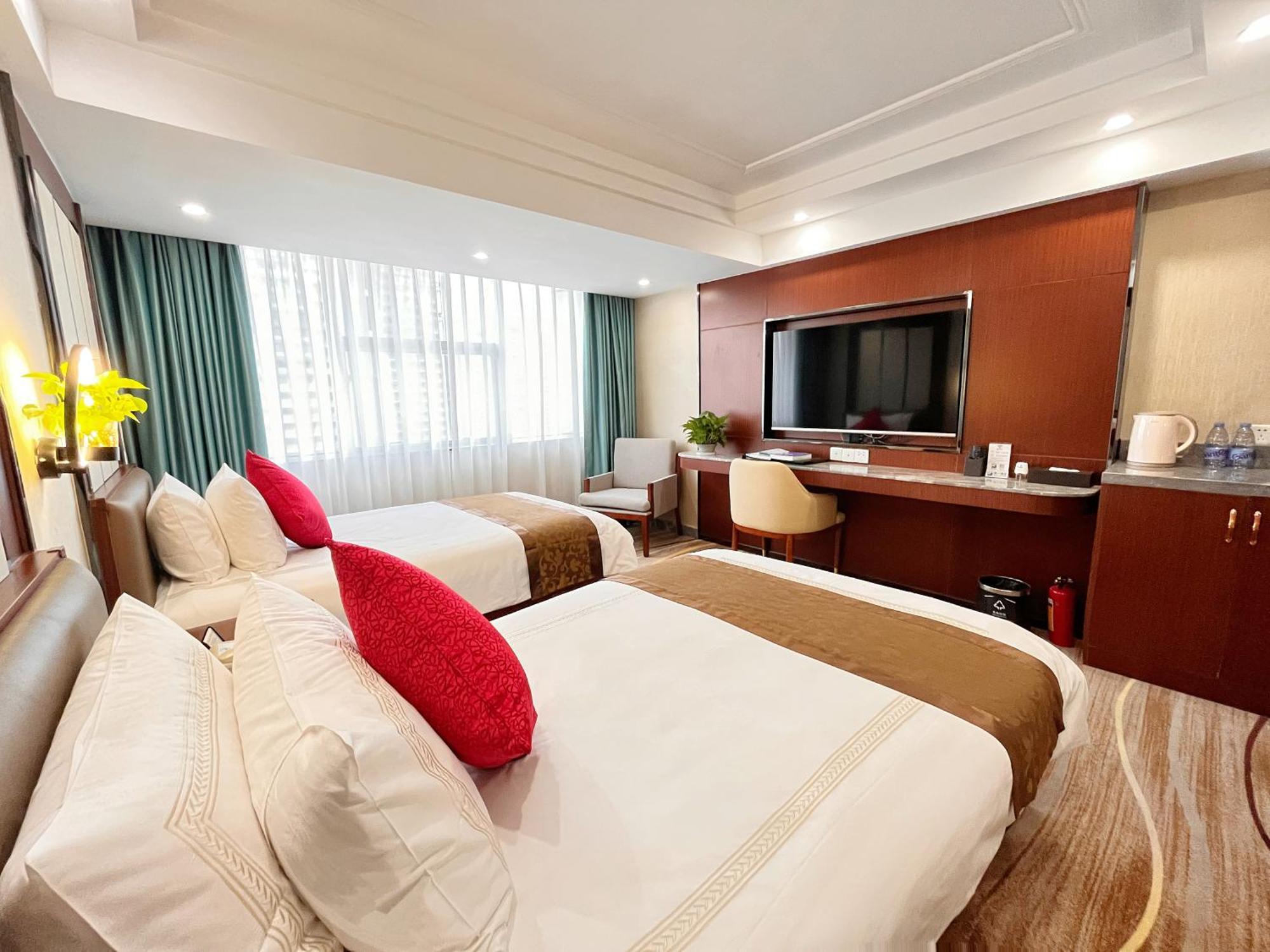 Hotel Skyline Plaza
