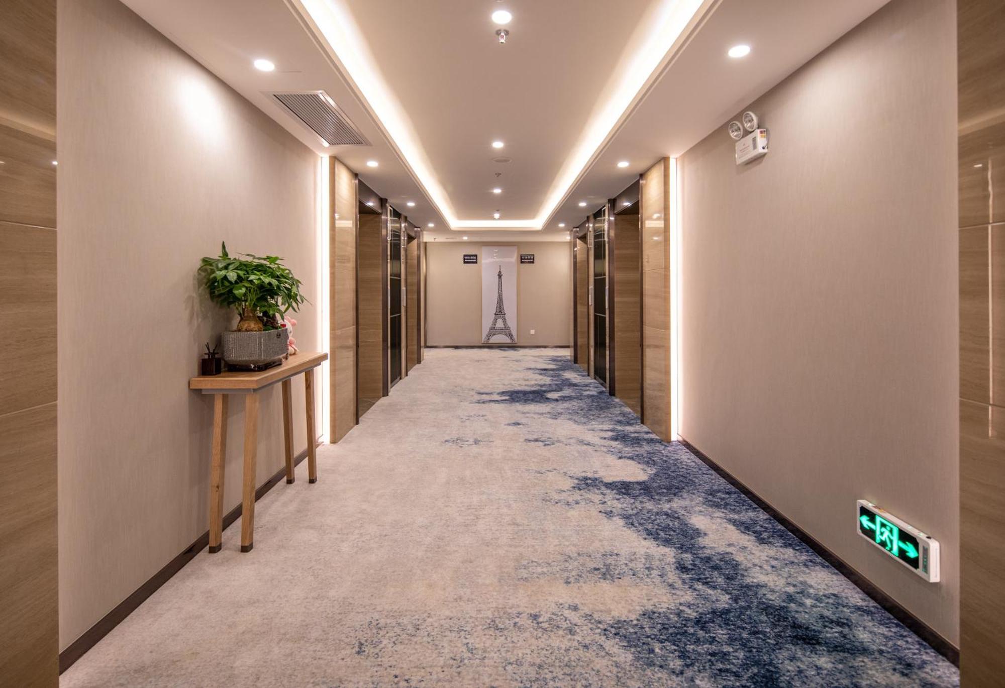 Hotel China Mayors Plaza - Free Shuttle Between And Exhibition Center & Exhibitor Registration Counter During Fair 4*