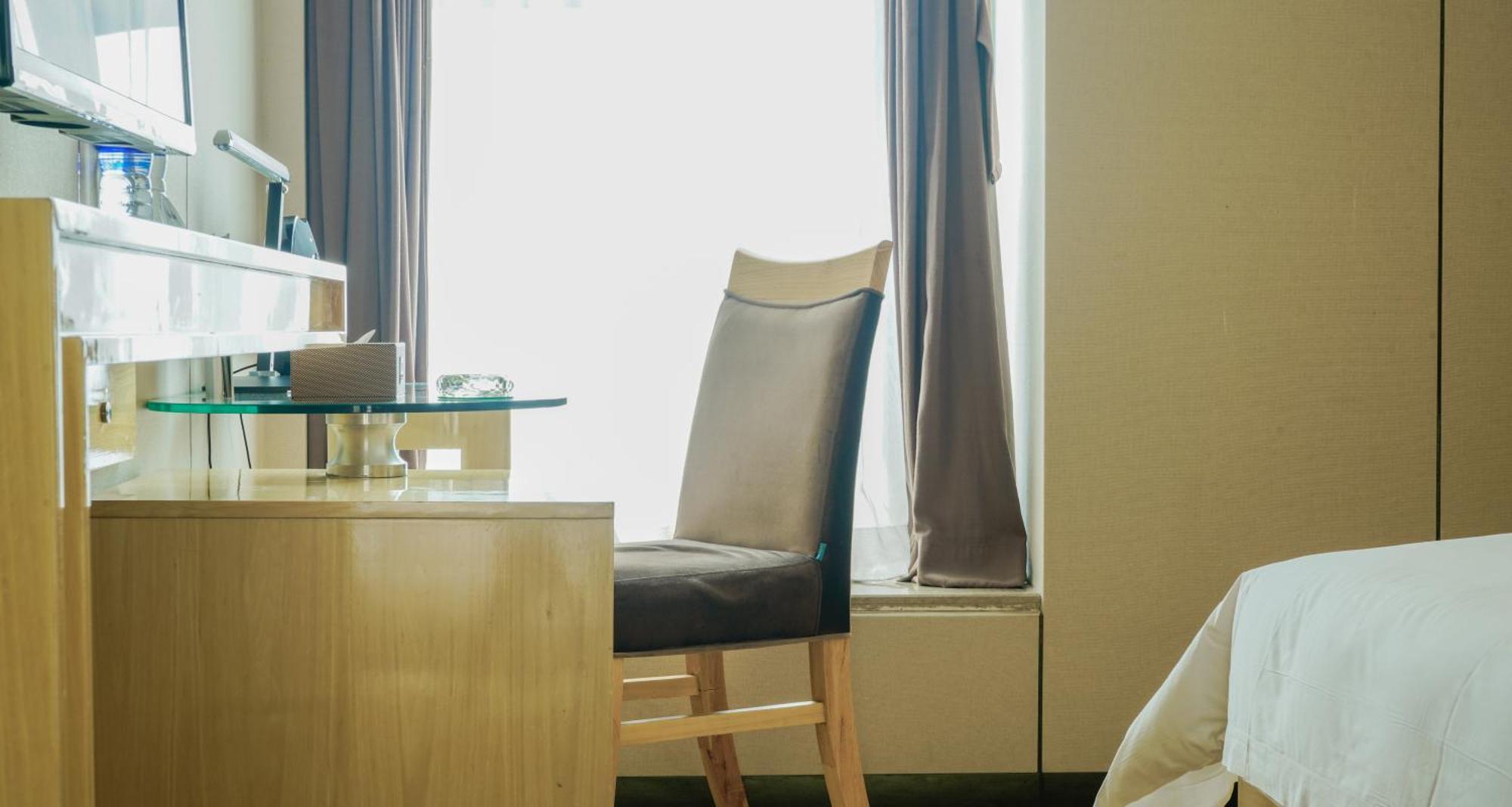 Hotel Paco Ouzhuang Metro Guangzhou-free Shuttle To Fair 4*