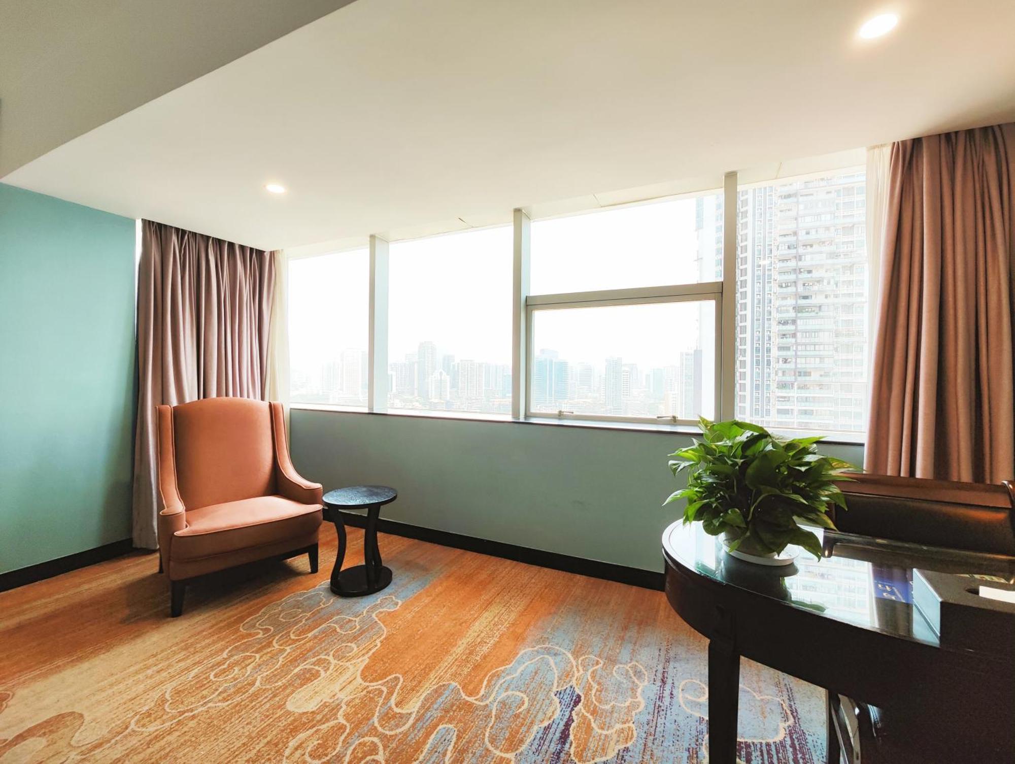 Hotel Skyline Plaza 4*