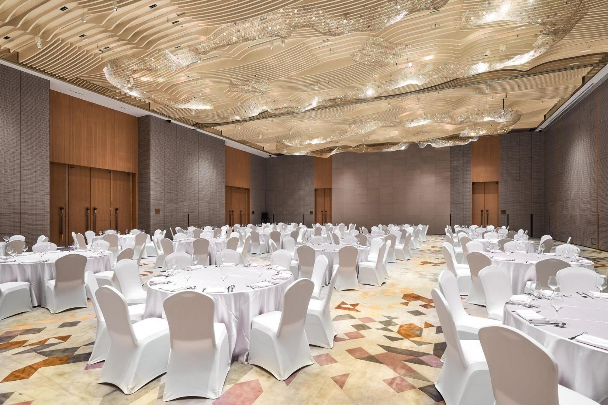 Crowne Plaza Foshan Nanhai - An Ihg -free Fair Shuttle Bus &live Music Performance Hotel Guangzhou