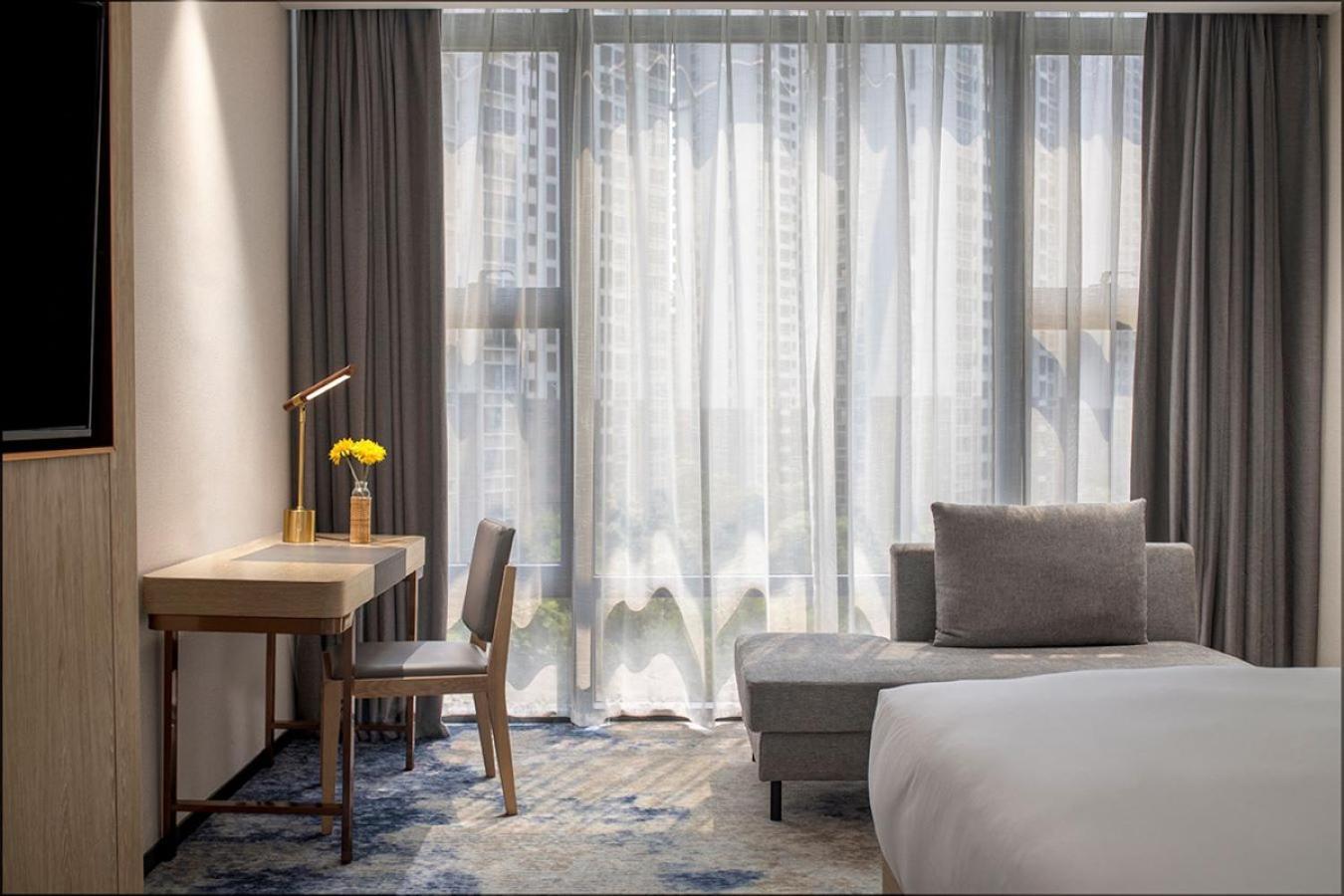 Hotel Paco Jinfeng Metro - Free Shuttle Bus For Fair 4*