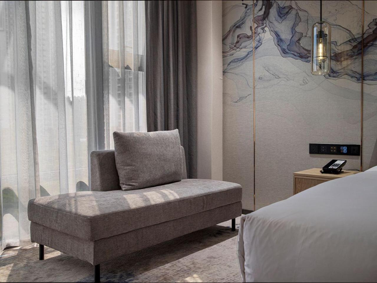 Hotel Paco Jinfeng Metro - Free Shuttle Bus For Fair 4*