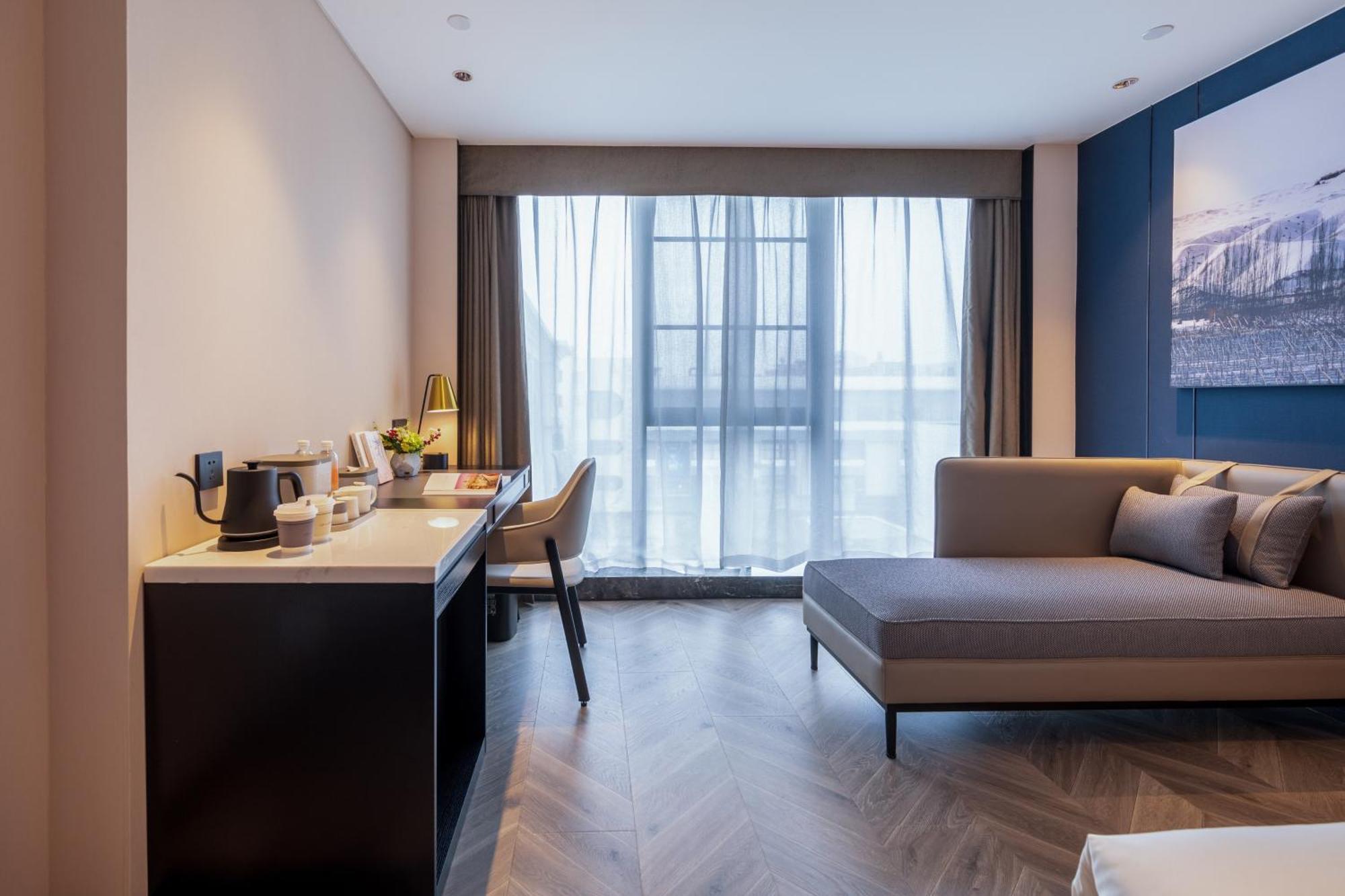 Atour Panyu Jewelry Hotel