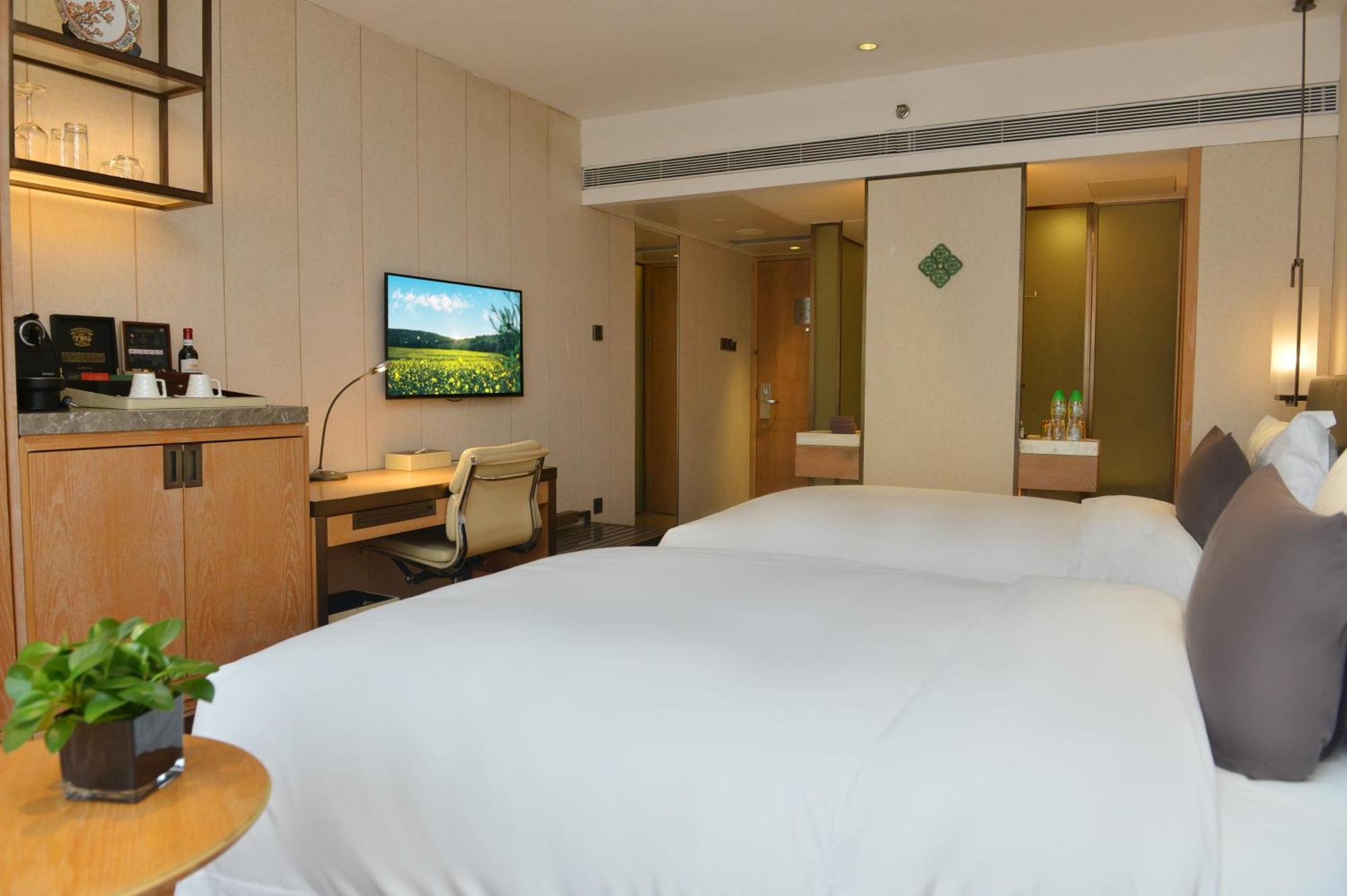 The Garden Guangzhou: Exhibition Center Shuttle & Fair Services Hotel