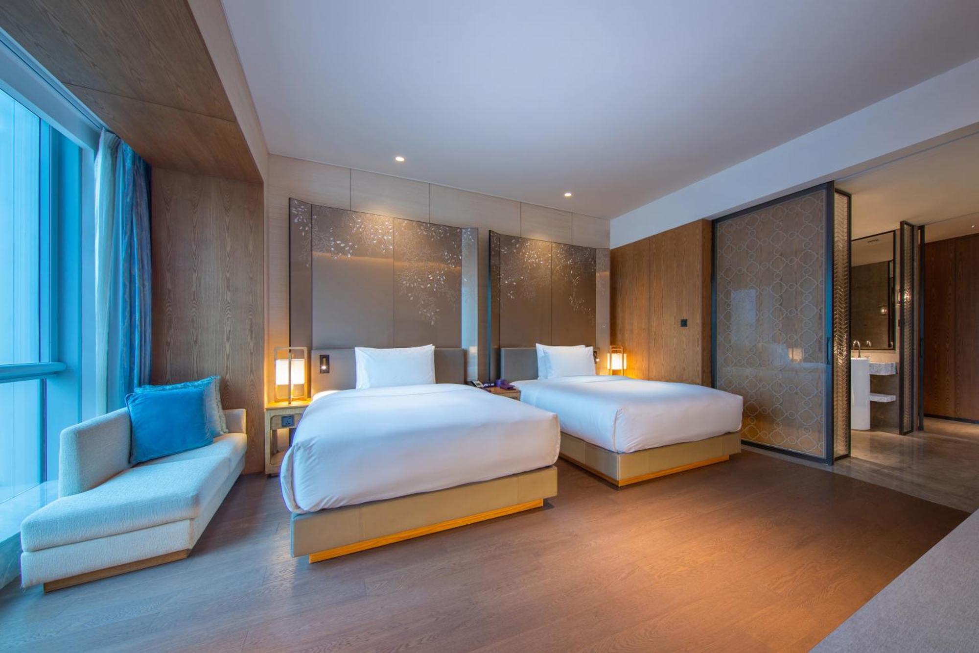 Hotel Conrad - Free Shuttle Between And Exhibition Center During Fair & Exhibitor Registration Counter Guangzhou