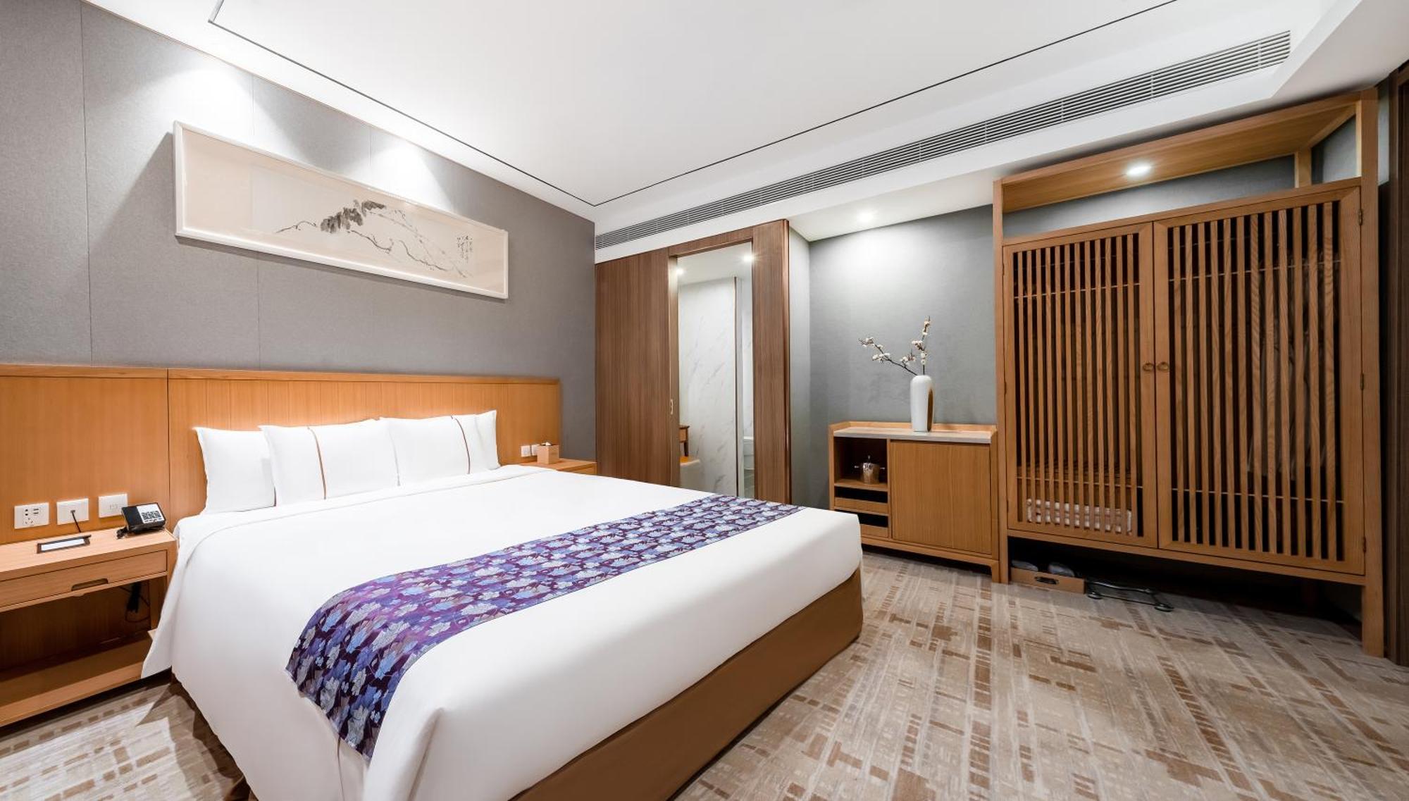 Hotel H' Elite Hotel- Free Fair Shuttle Bus And Registration Counter 4*