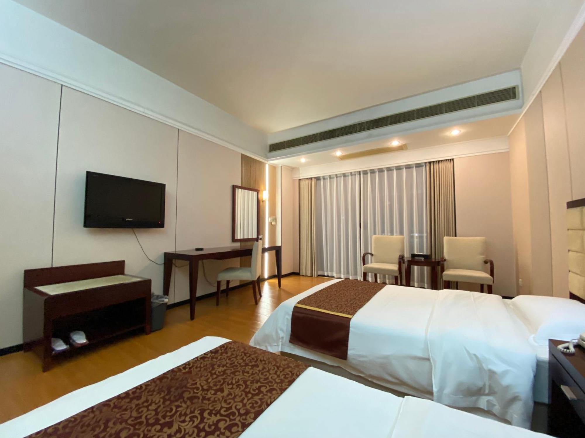Aparthotel Yinfeng North Station Branch, Huacheng Road Subway Station Branch