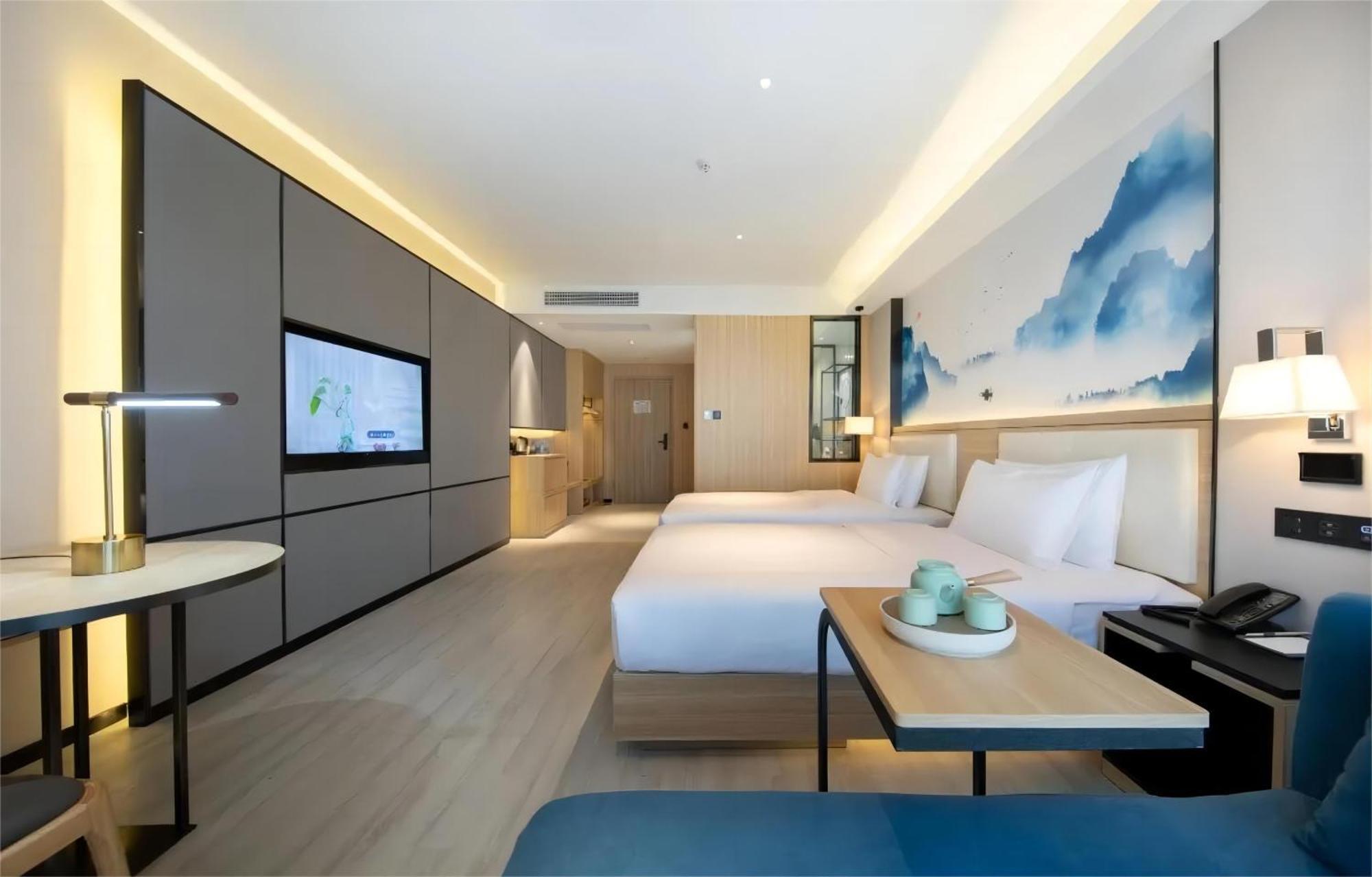 Hotel Ausotel By Argyle Baiyun International Airport Renhe Metro Exit B 4*
