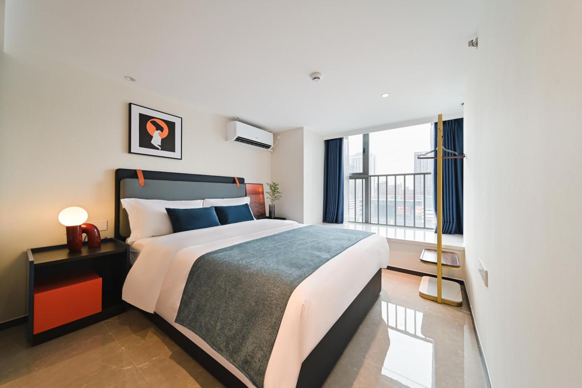 Livetour Haizhu Yijing Road Metro Hotel