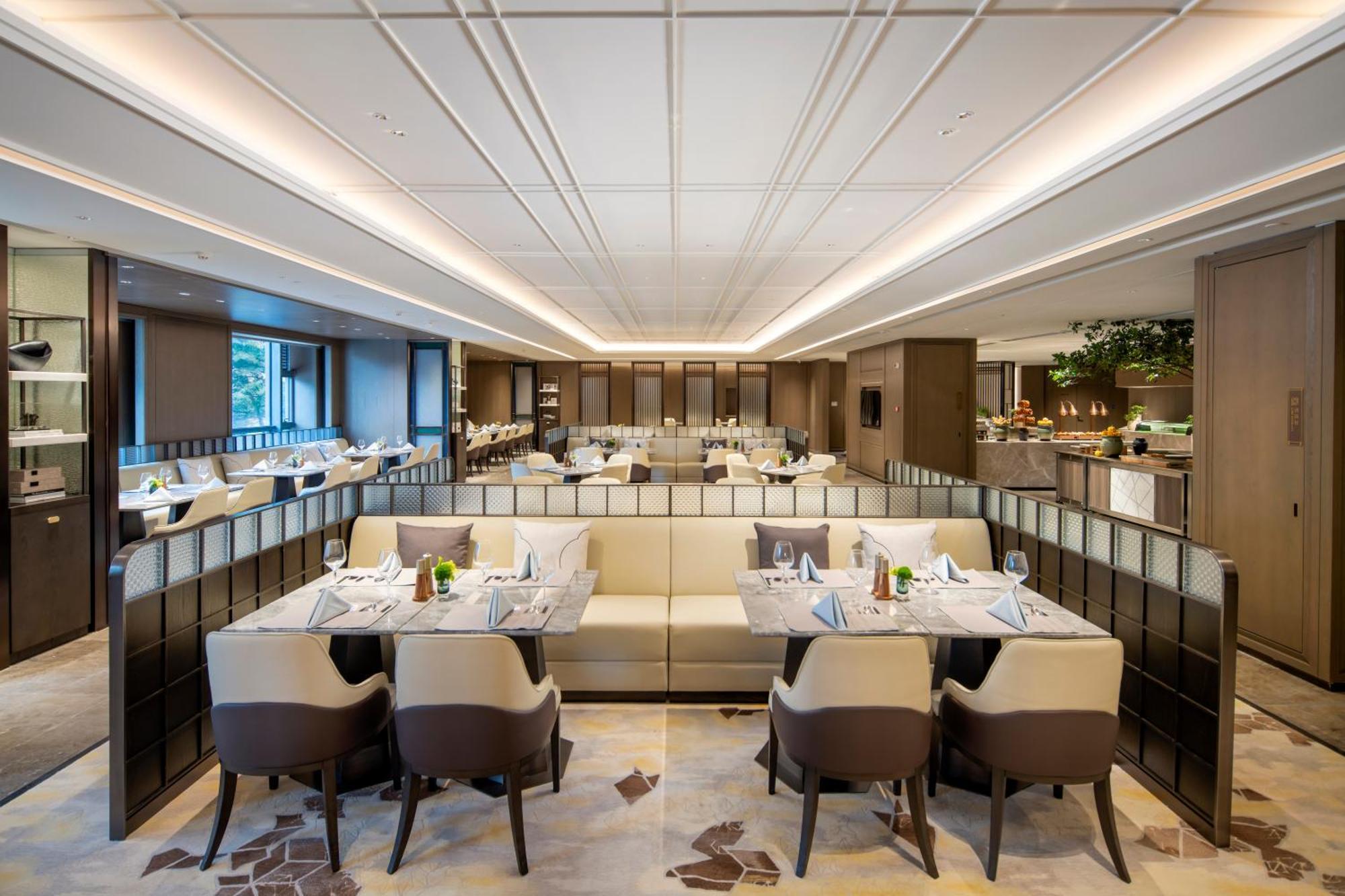 Yuexiu Guangzhou, Curio Collection By Hilton-free Shuttle Between And Exhibition Center During Fair Period & Exhibitor Registration Counter & Halal Food