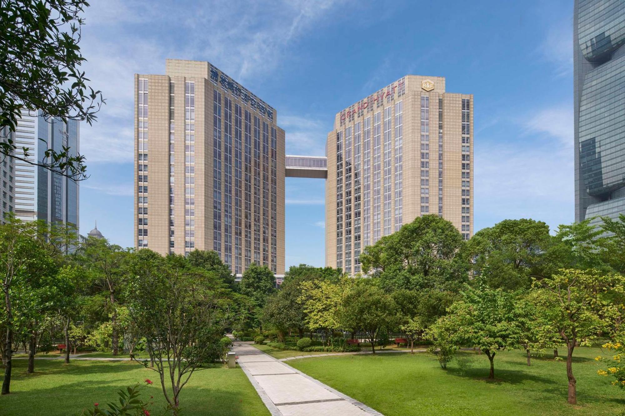 Hotel Grand Hyatt - Free Shuttle Between And Exhibition Center During Fair 5*