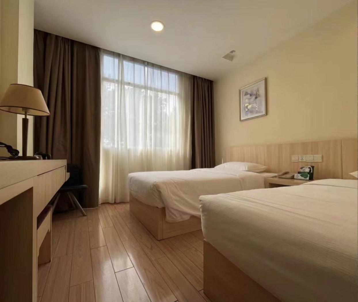 Hotel Guangdong Baiyun 3*