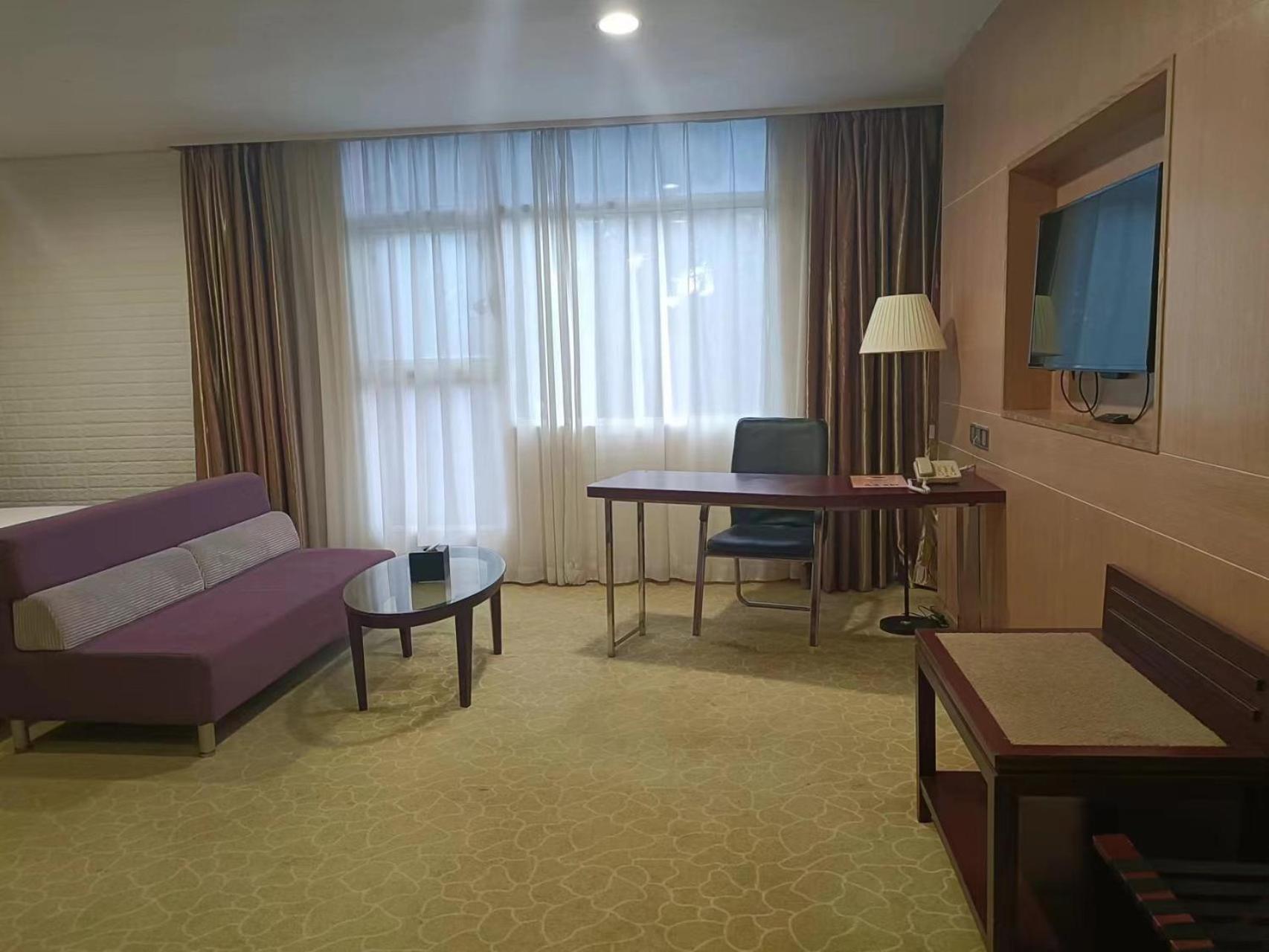 Hotel Guangdong Baiyun 3*