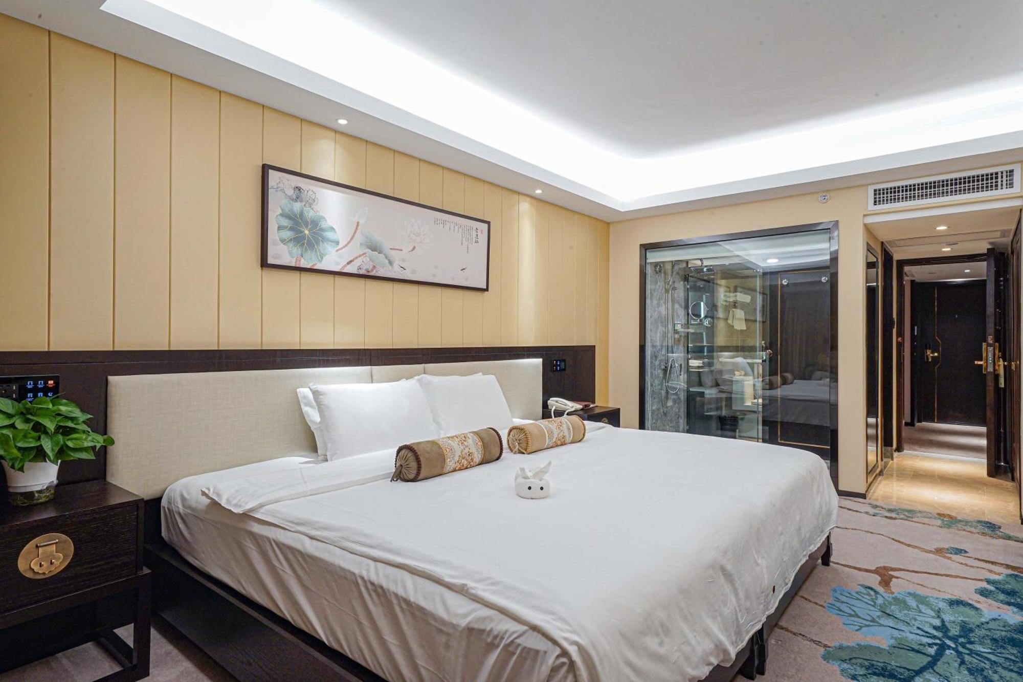 Guangdong Hotel-free Shuttle & Registration Counter Service During Fair