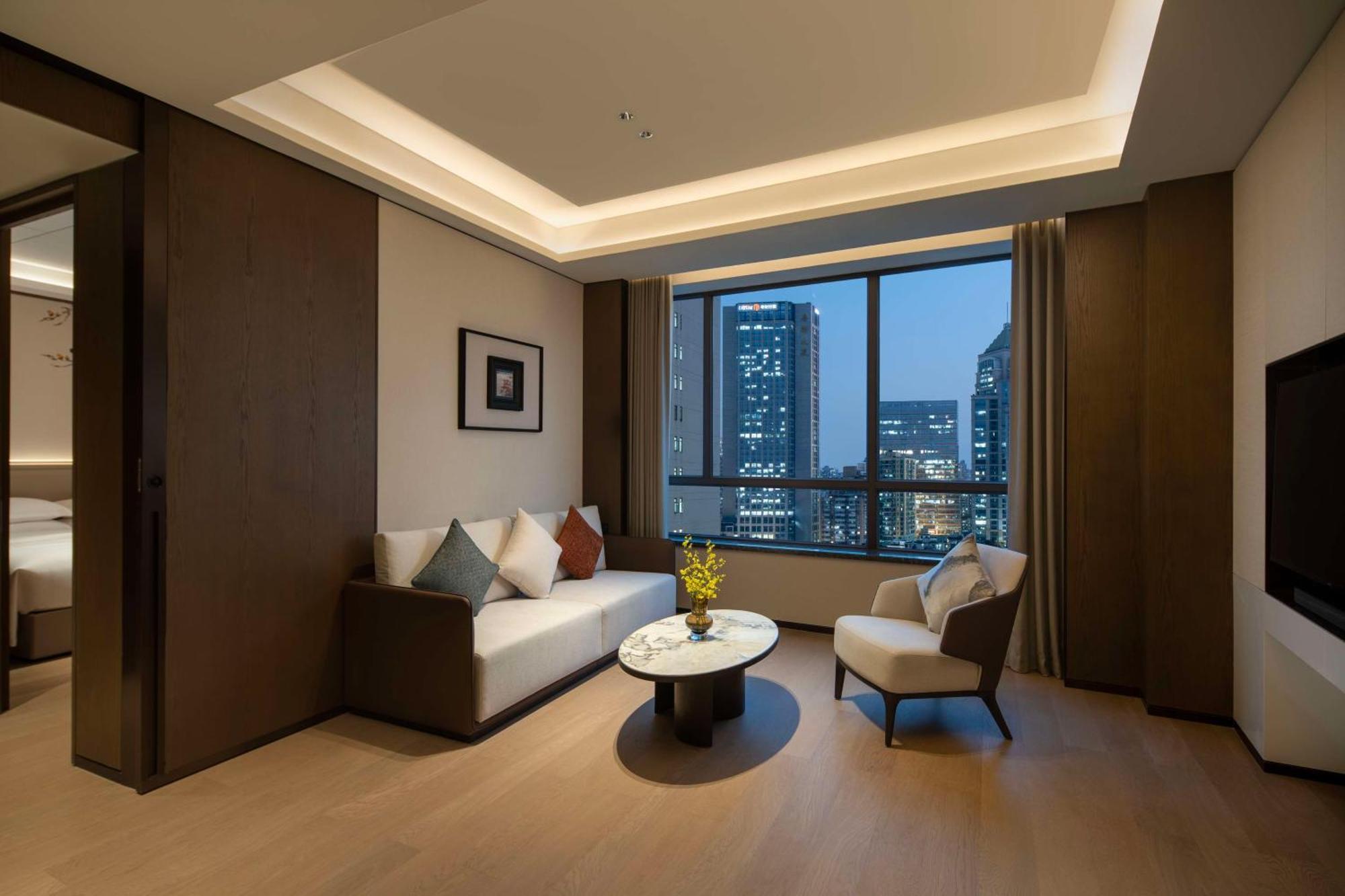Yuexiu Guangzhou, Curio Collection By Hilton-free Shuttle Between And Exhibition Center During Fair Period & Exhibitor Registration Counter & Halal Food Hotel 5*