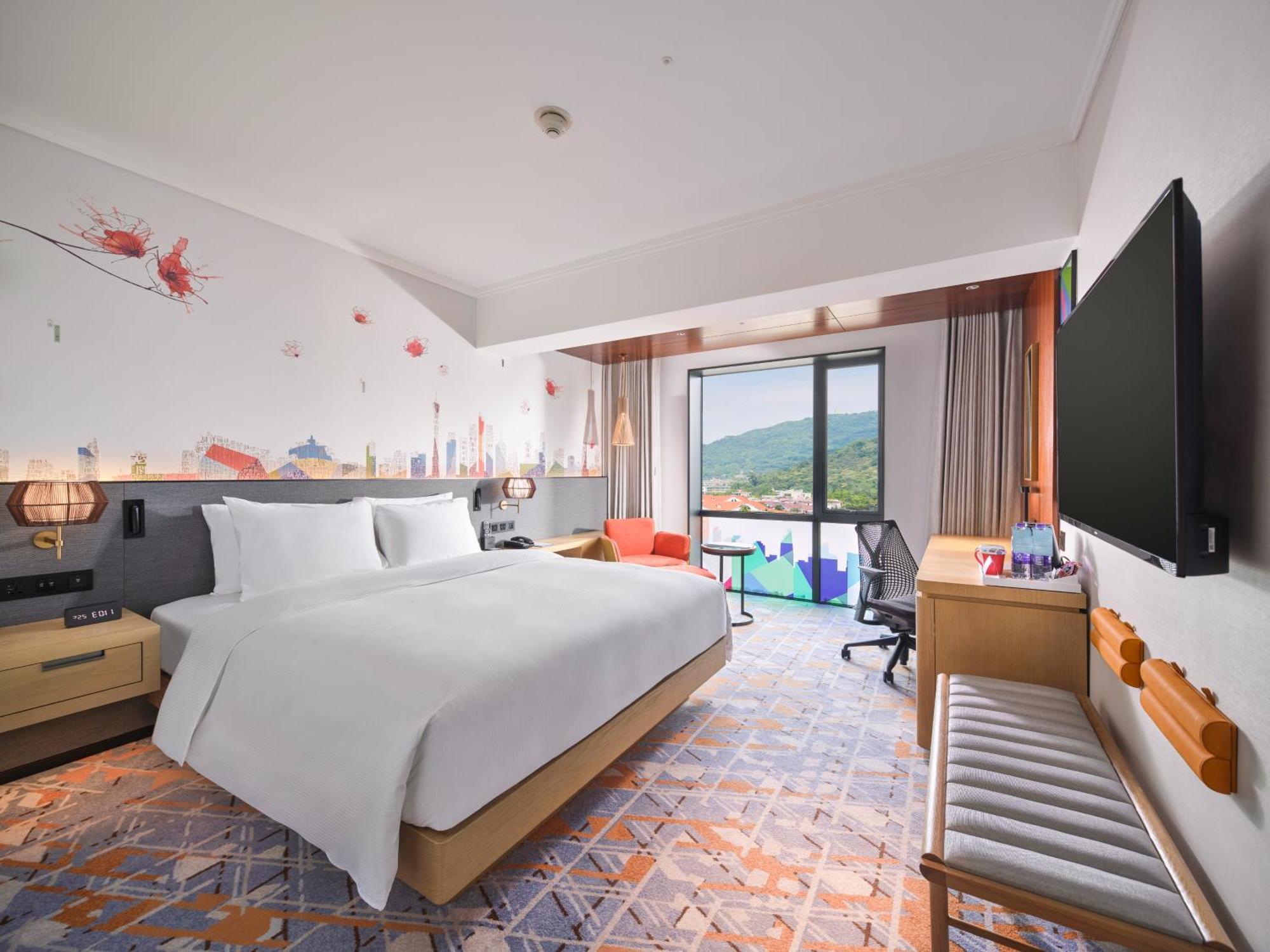 Hilton Garden Inn Guangzhou Tianhe - Free Shuttle Bus To Pazhou During Canton Fair Period And Buyers Registration Counter Available 4*