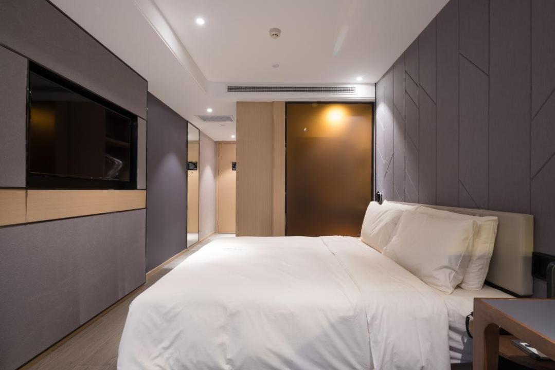Atour Gangding Metro Station Taikoo Hui Tianhe --- Free Shuttle Bus Service Between Fair And During The Fair Hotel 5*
