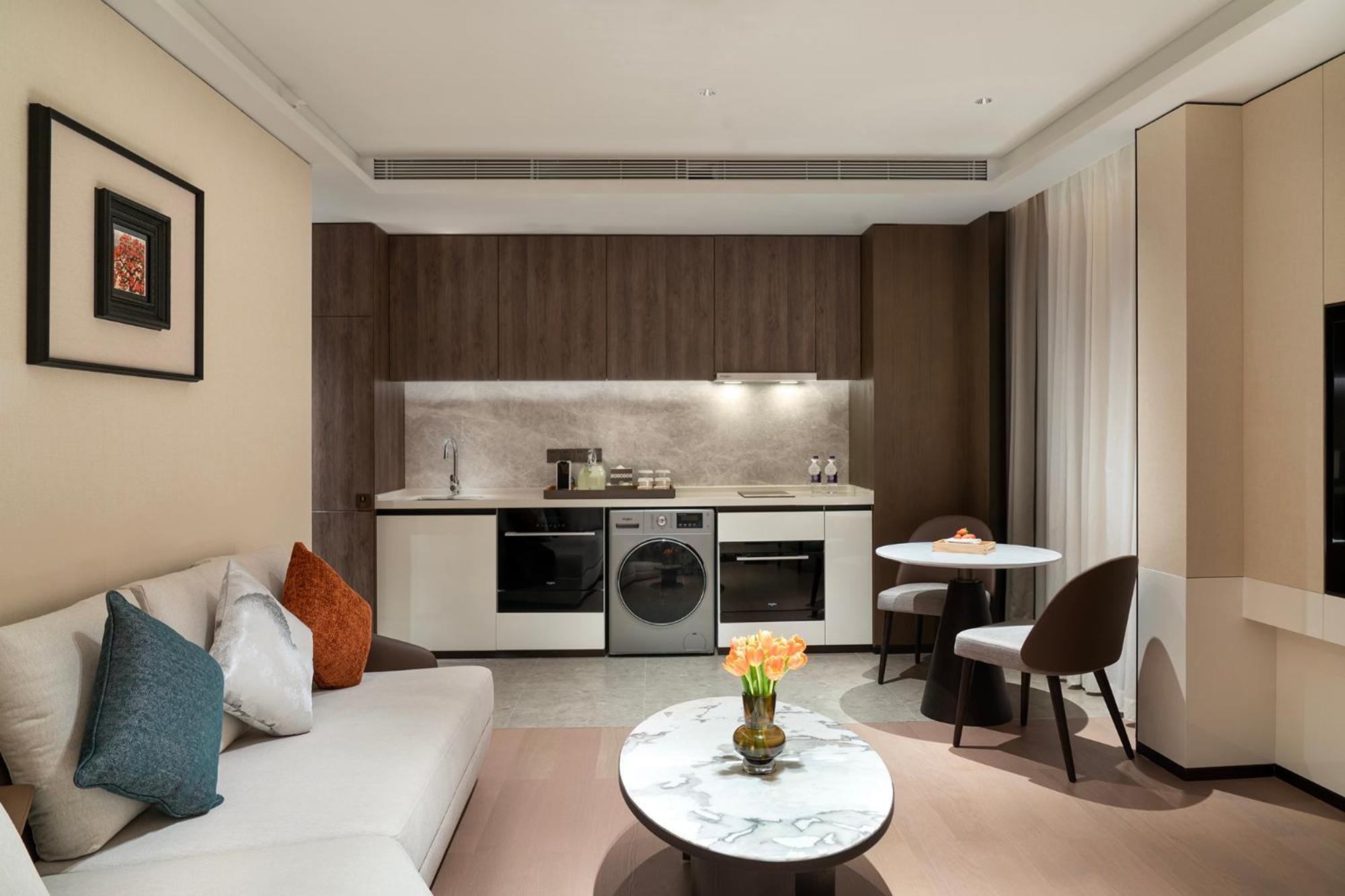 Yuexiu Guangzhou, Curio Collection By Hilton-free Shuttle Between And Exhibition Center During Fair Period & Exhibitor Registration Counter & Halal Food Hotel Guangzhou