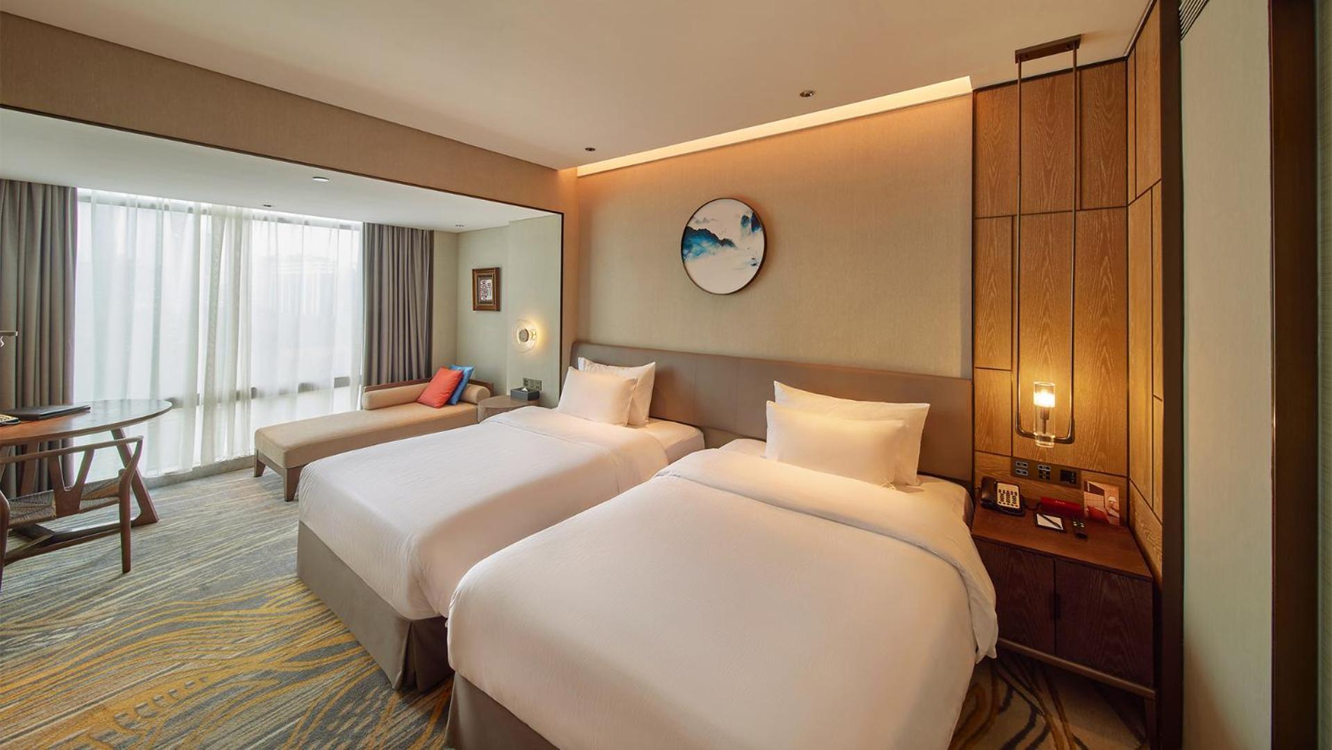 Dong Fang - Free Shuttle Bus To Fair Complex & Overseas Buyer Registration Services Hotel 5*