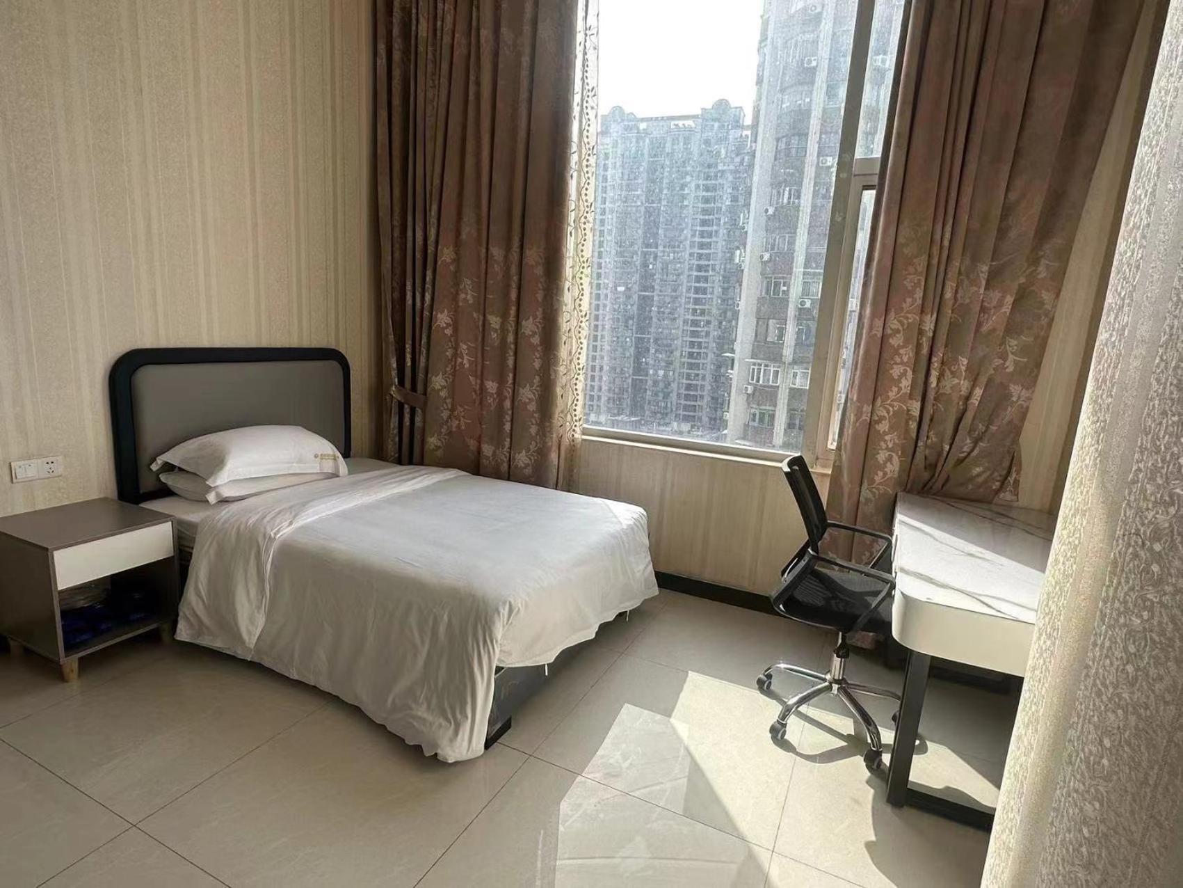 Yo Yo Zheng Jia Dong Fang Branch Apartment