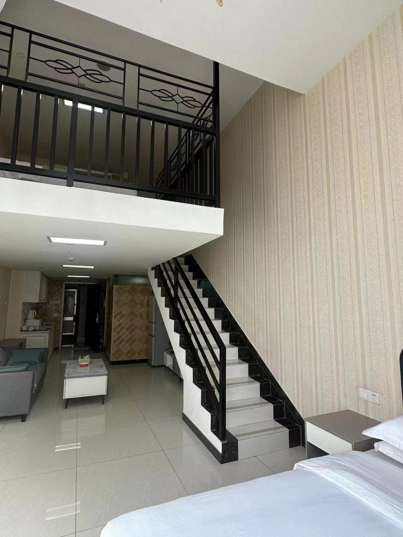 Apartment Yo Yo Zheng Jia Dong Fang Branch *
