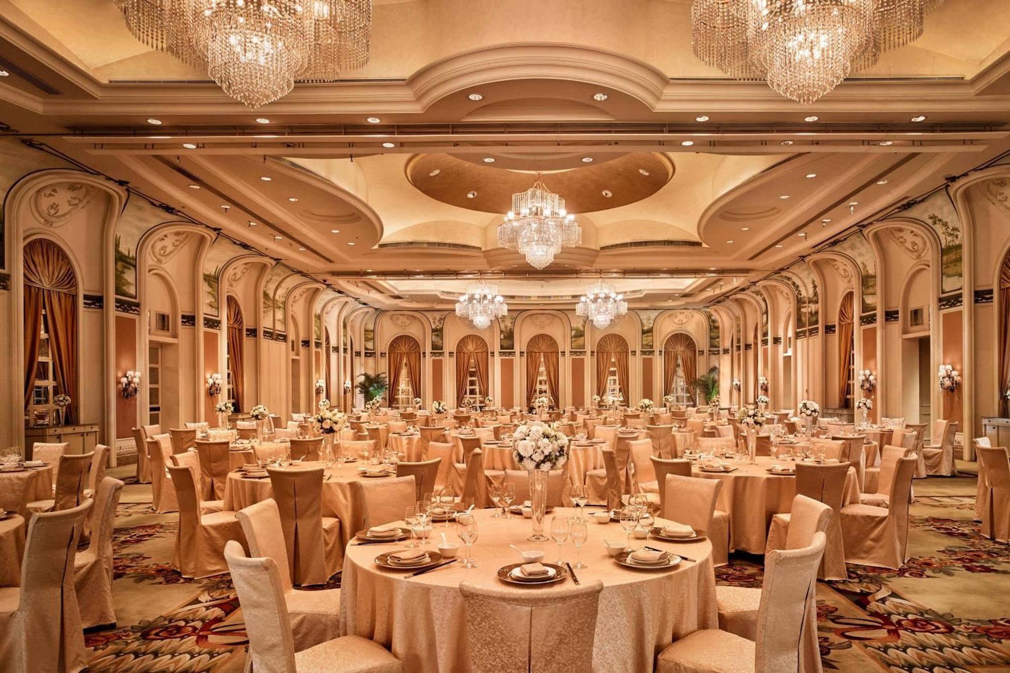The Ritz-carlton,