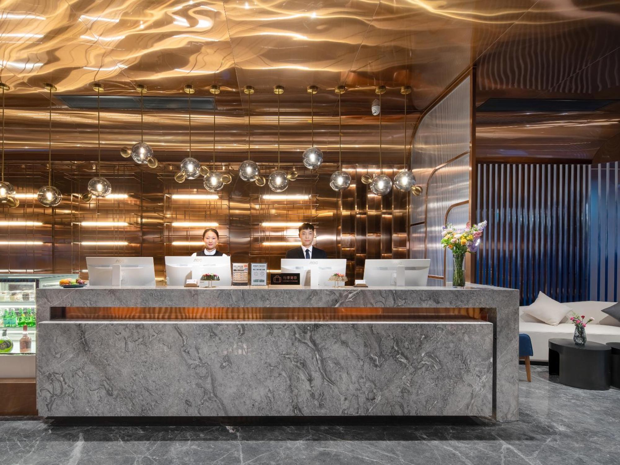 Echarm International Hotel Zhujiang New Town Wuyangcun Metro Station - Free Deliver Service To Canton Fair Complex Once A Day During Canton Fair Period Hotel 4*