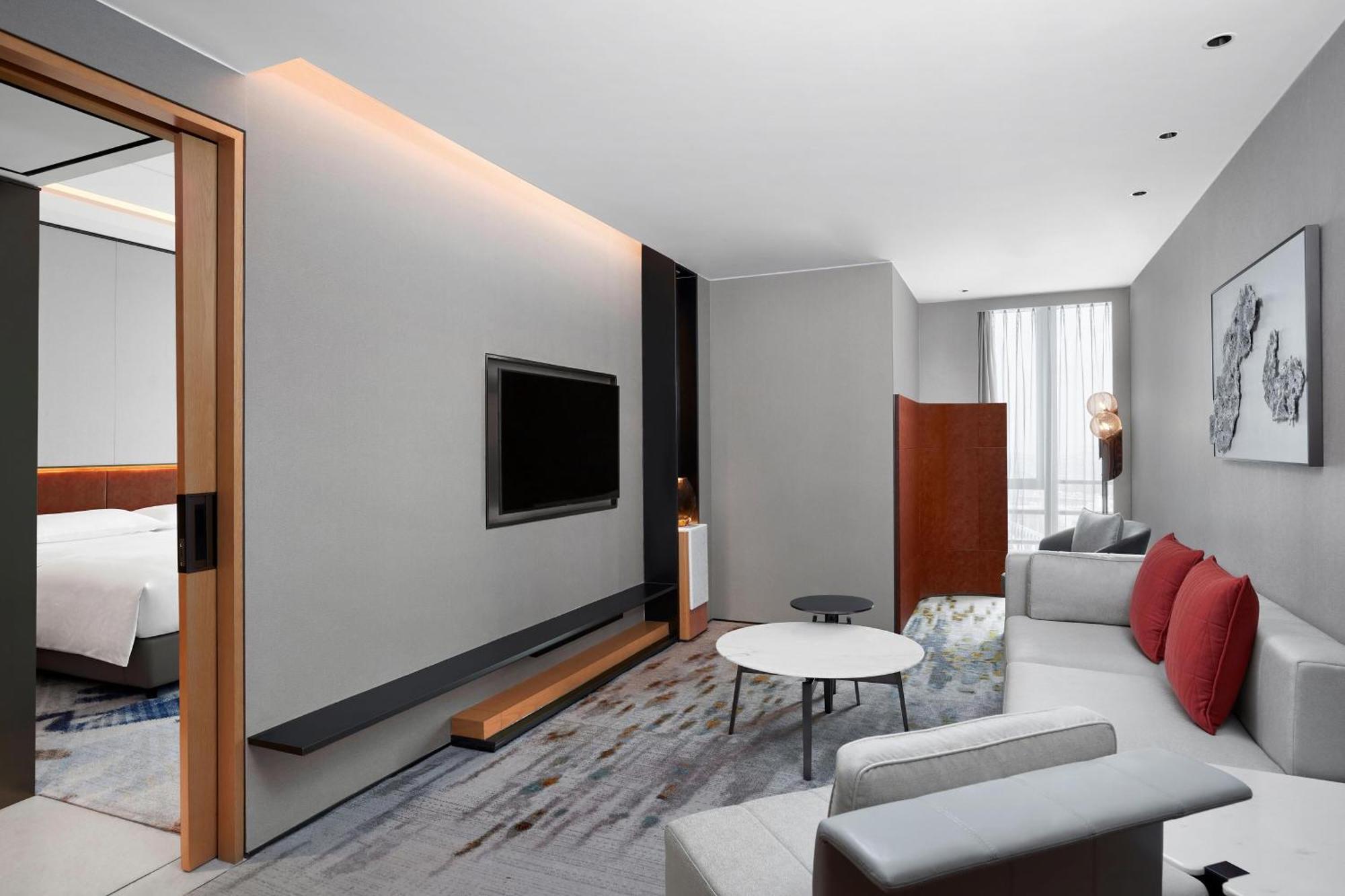 Sheraton Panyu Hotel 5*