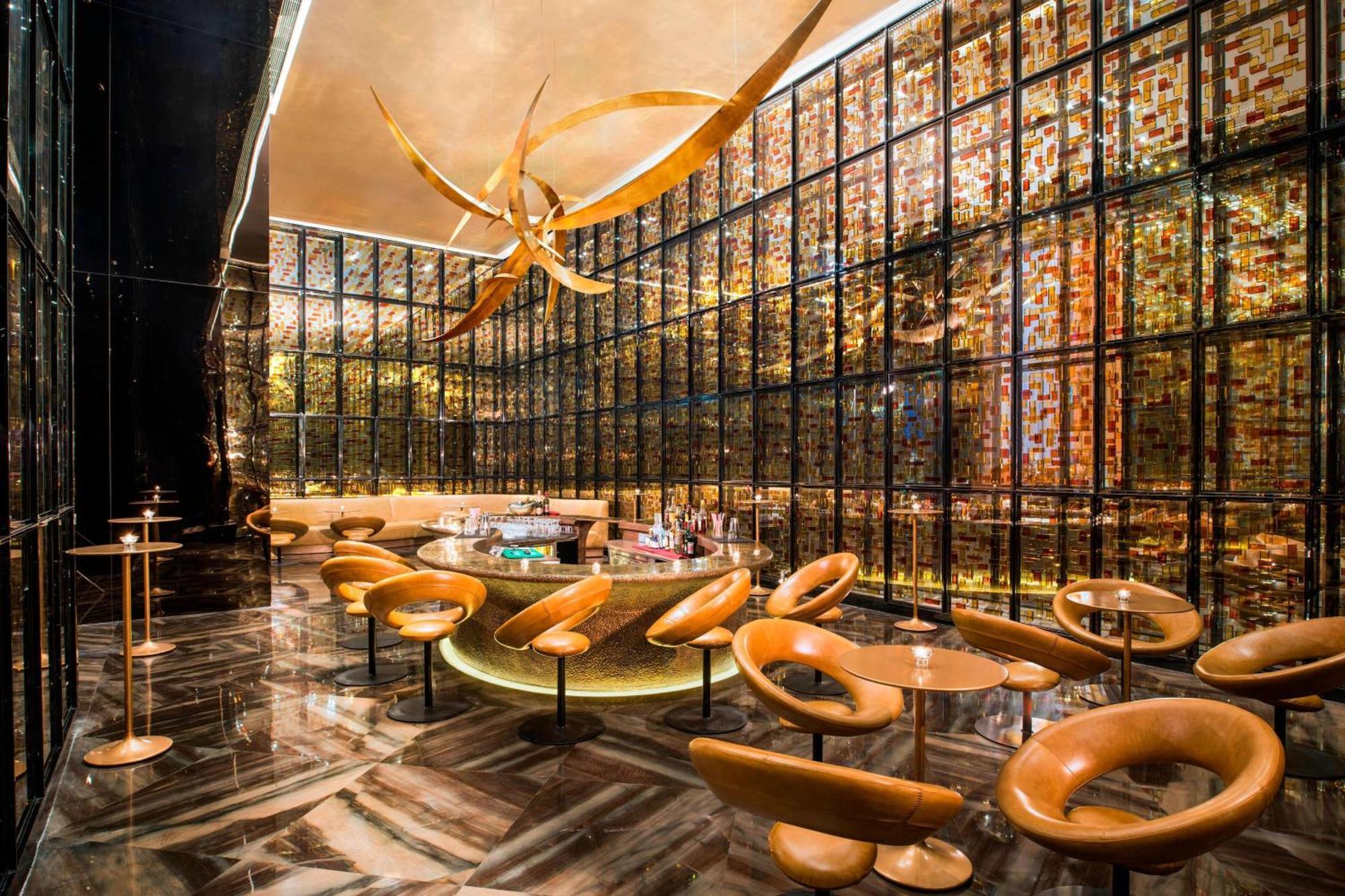 W Hotel 5*