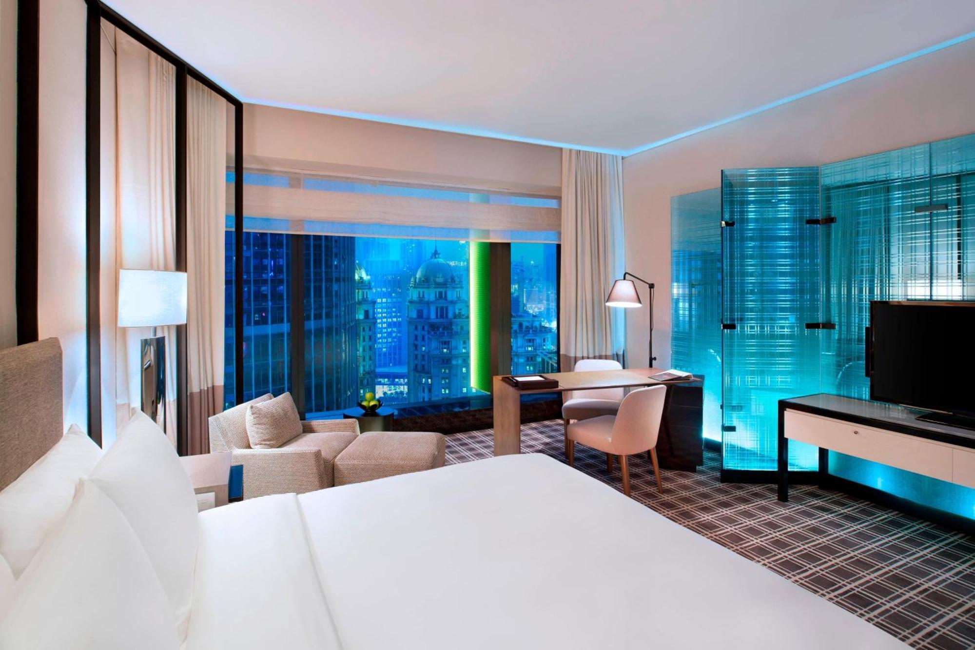 W Hotel 5*