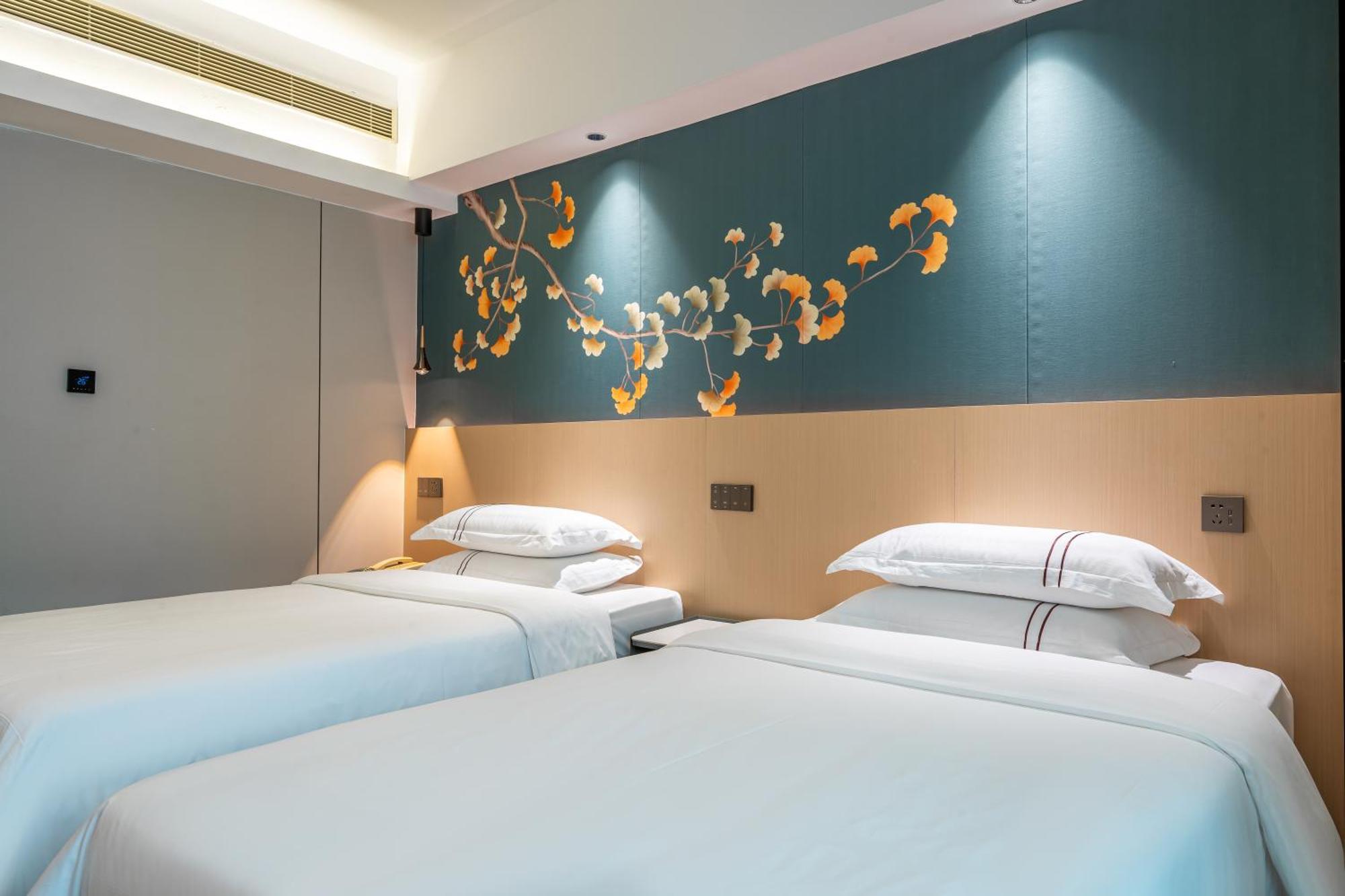 Hotel Waifiden -former Tokai - Xiaobei Metro Station - During The Fair, There Will Be Shuttle Buses For Transportation Back And Forth Guangzhou