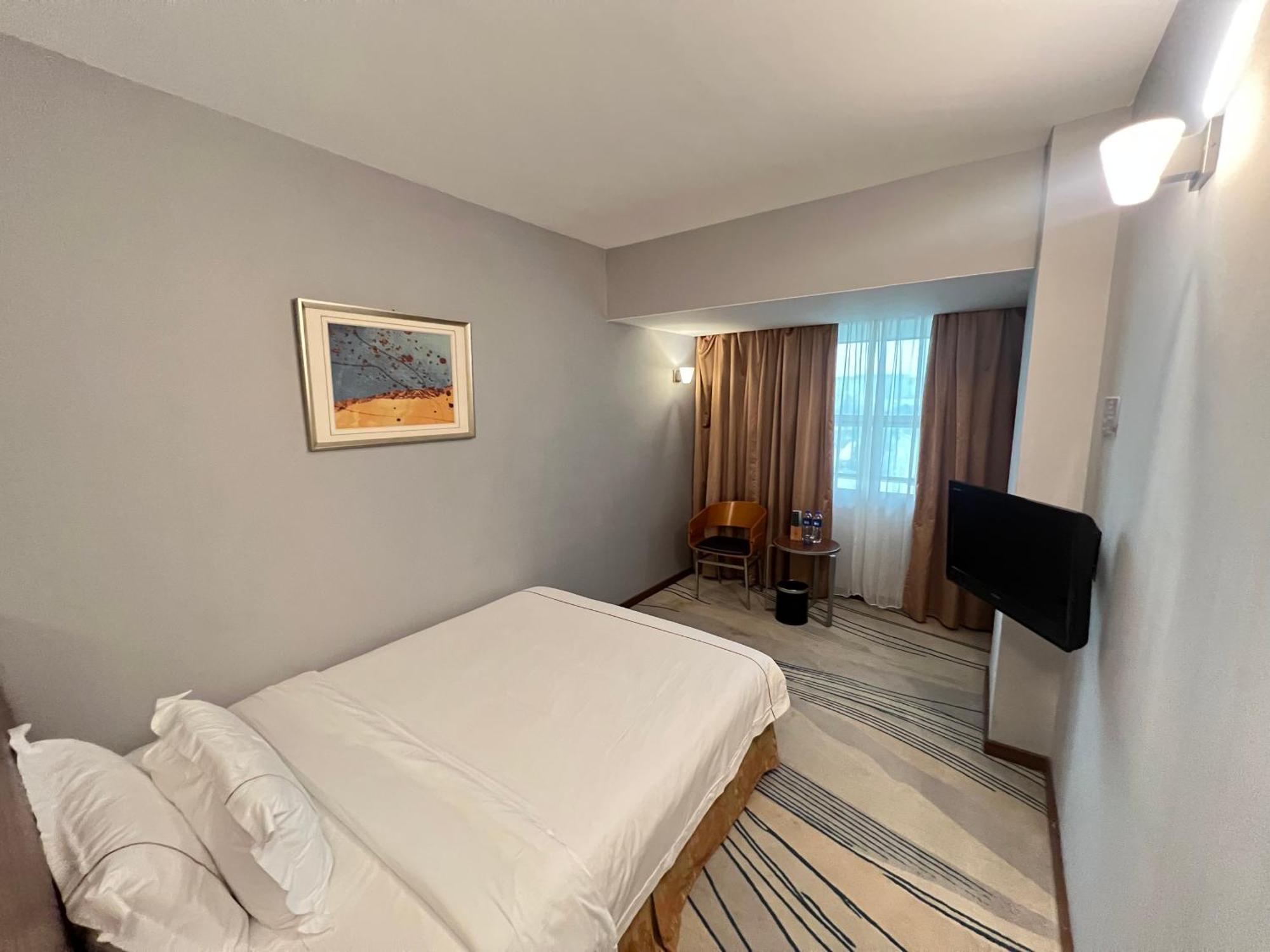 Days Hotel Guangzhou