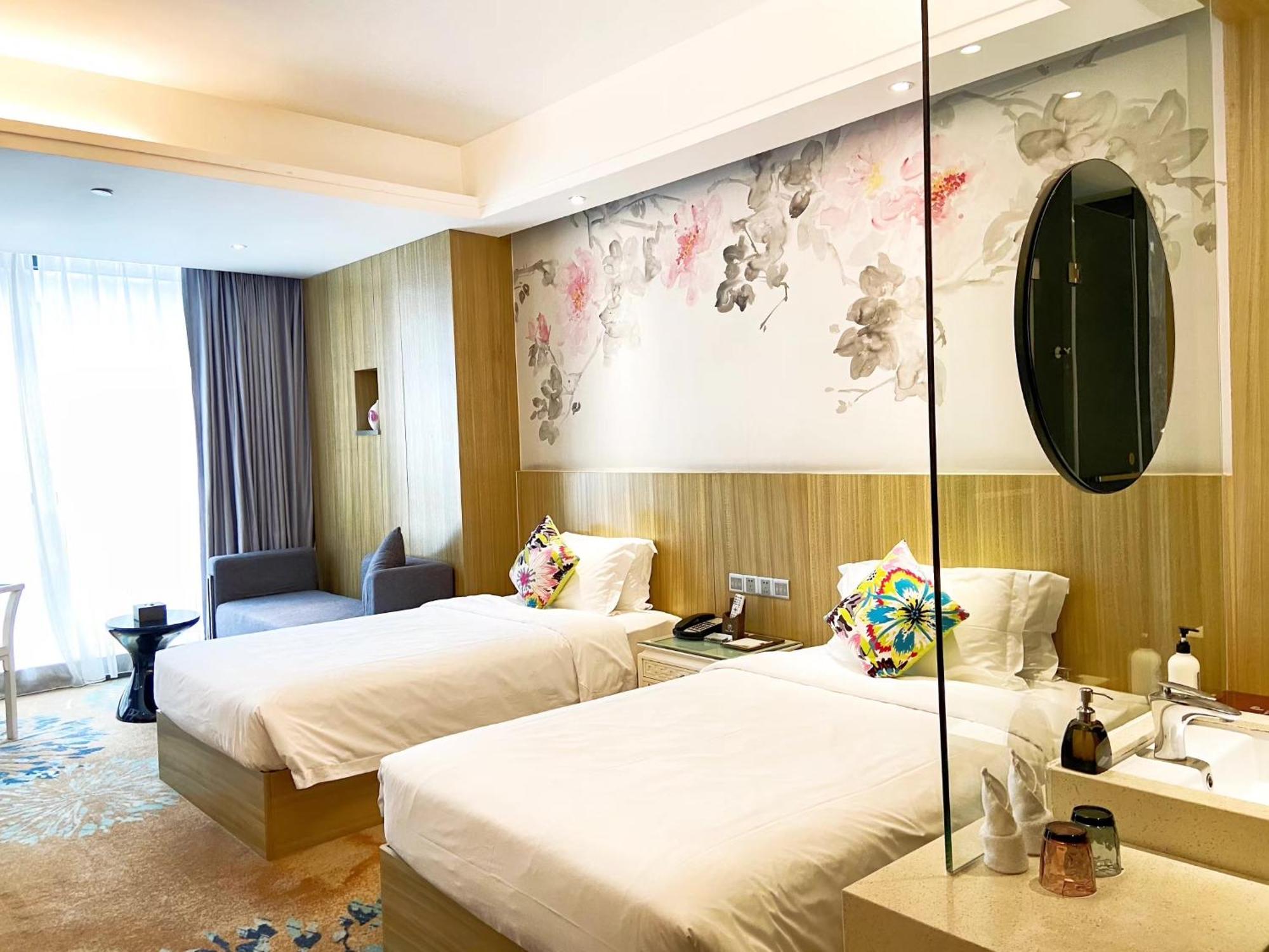 Hotel Paco Tаojin Metro - Free Shuttle Bus For Centen Fair 4*