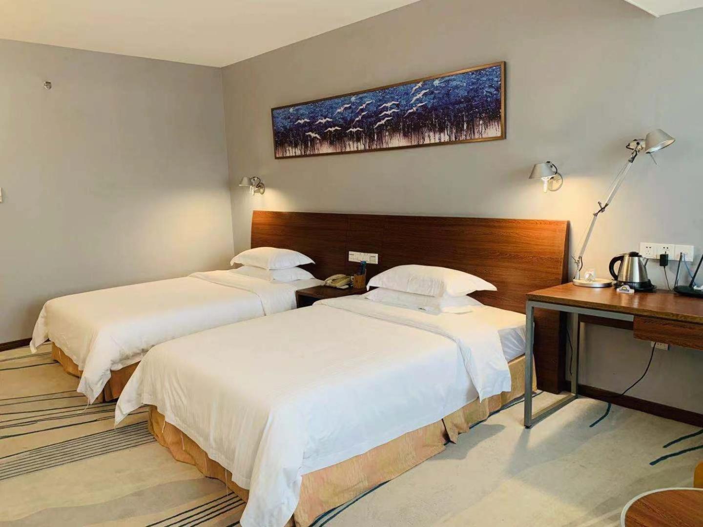 Days Hotel