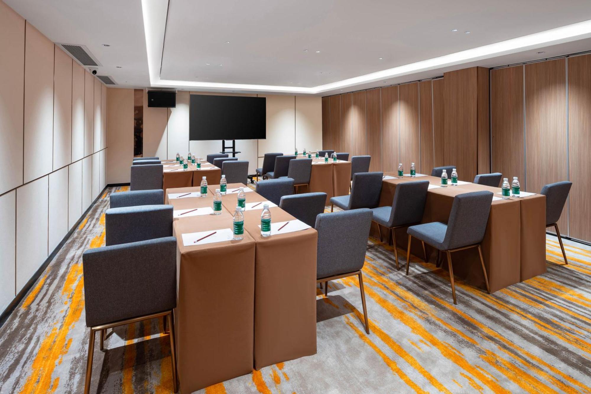 Wogo Yuanbao Hotel-zhujiang New Town-free Fair Shuttle Bus & Overseas Buyer Registration Services Hotel 5*